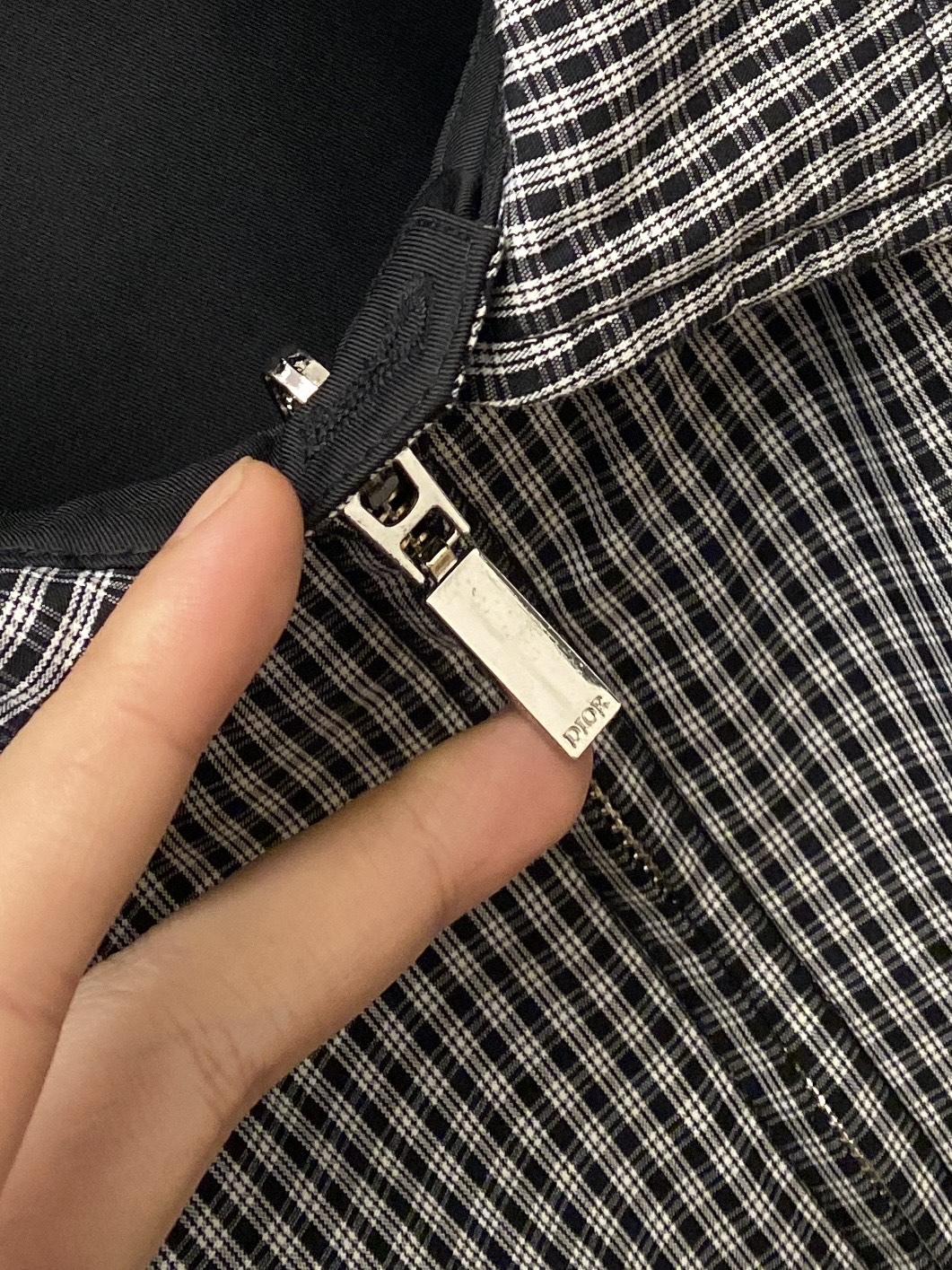 迪奥、 2025新品双面穿夹克外套，时尚帅气，简约百搭款，原版五金辅料logo，定制原版面料，不仅挺括，