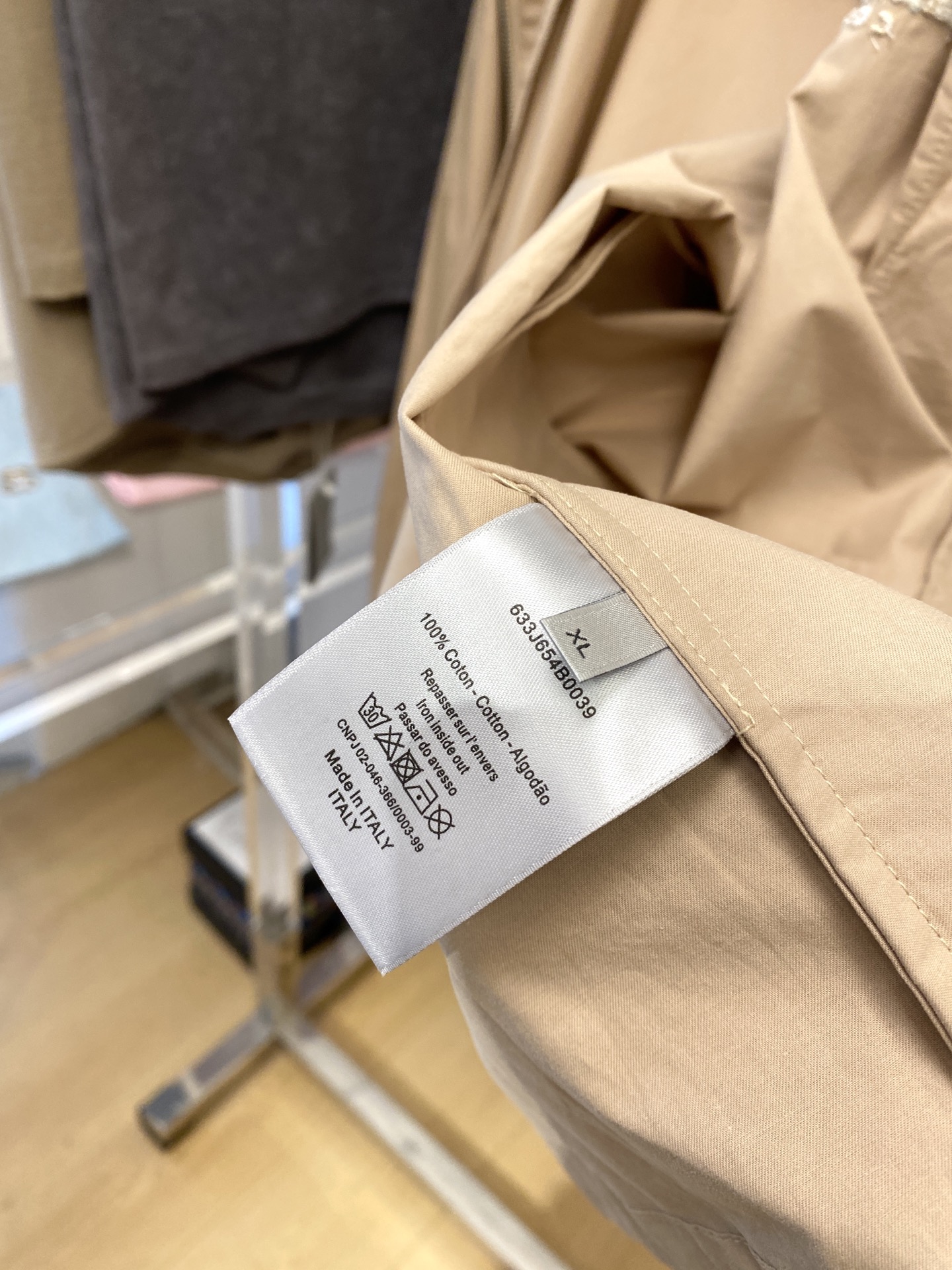 迪奥、 2025新品夹克外套，时尚帅气，简约百搭款，胸前精致刺绣字母logo，定制原版面料，不仅挺括，保