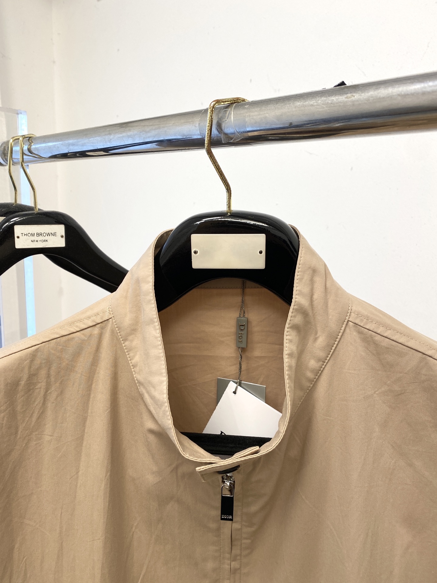 迪奥、 2025新品夹克外套，时尚帅气，简约百搭款，胸前精致刺绣字母logo，定制原版面料，不仅挺括，保