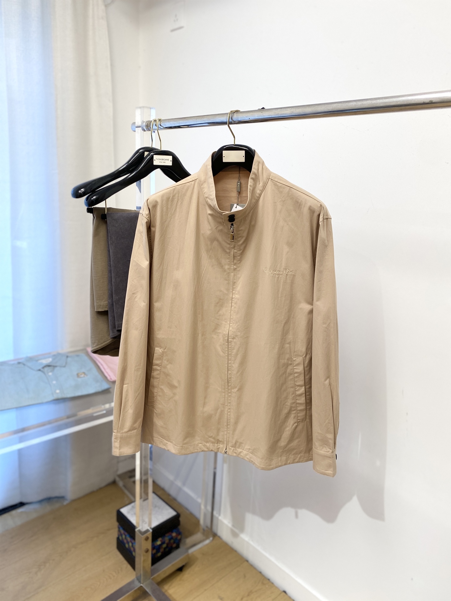 迪奥、 2025新品夹克外套，时尚帅气，简约百搭款，胸前精致刺绣字母logo，定制原版面料，不仅挺括，保