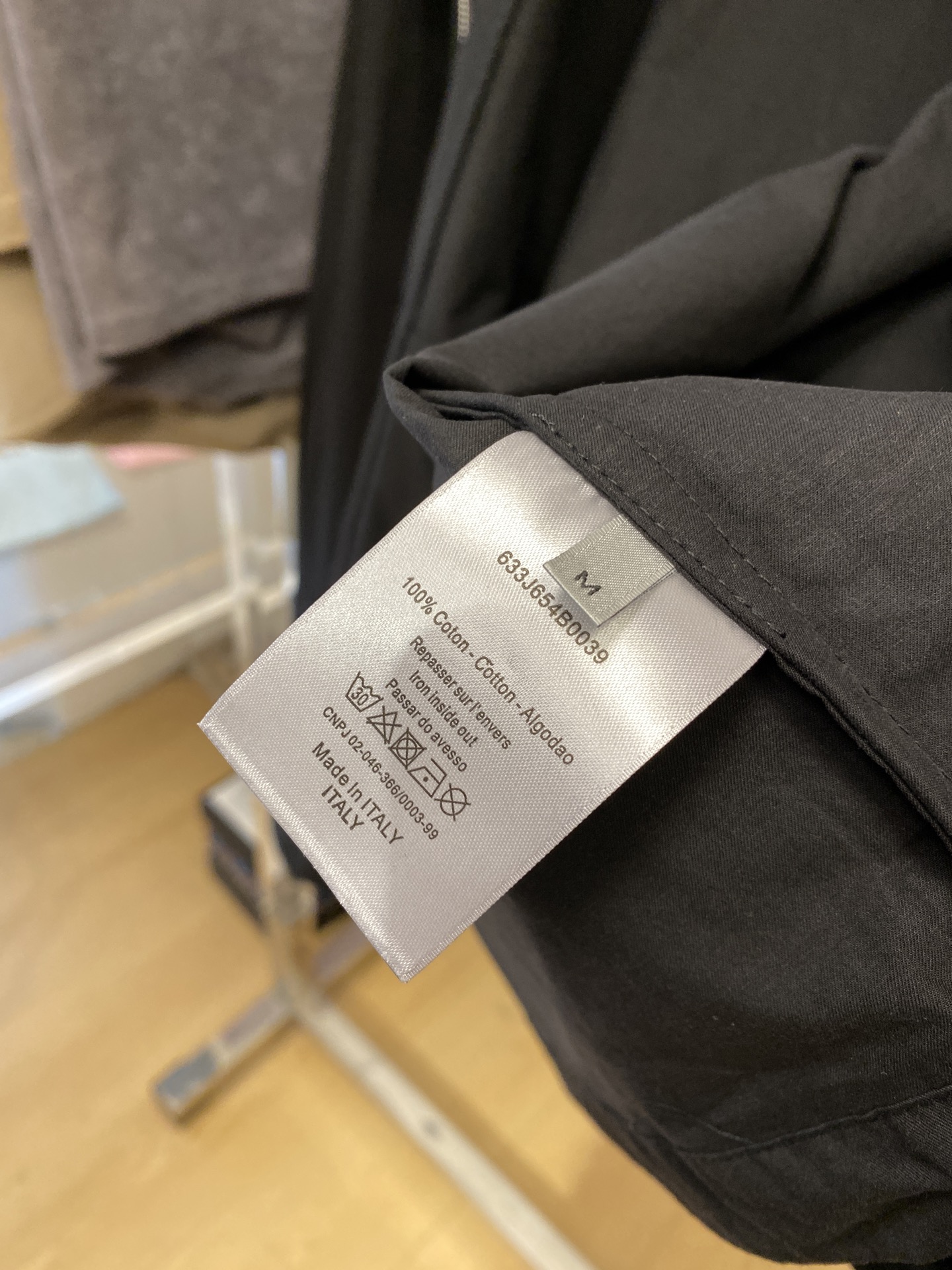 迪奥、 2025新品夹克外套，时尚帅气，简约百搭款，胸前精致刺绣字母logo，定制原版面料，不仅挺括，保