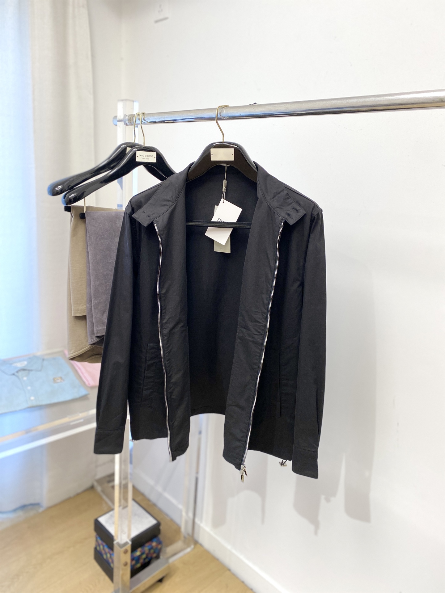 迪奥、 2025新品夹克外套，时尚帅气，简约百搭款，胸前精致刺绣字母logo，定制原版面料，不仅挺括，保