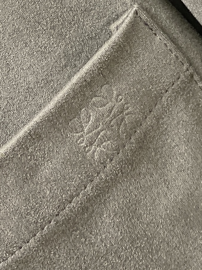 罗意威、 2025新品鹿皮绒夹克外套，时尚帅气，简约百搭款，胸前精致刺绣图案logo，定制原版面料，不仅