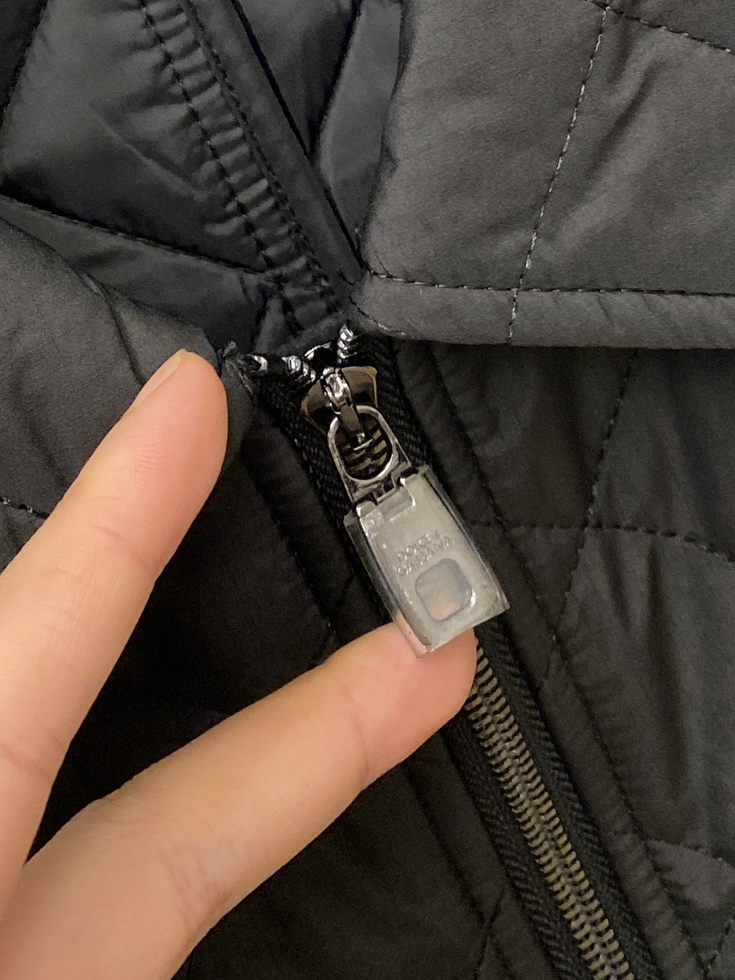 ￼DG、2025新品夹克外套，时尚帅气，简约百搭款，胸前刺绣装饰字母logo，定制原版面料，不仅挺括，保