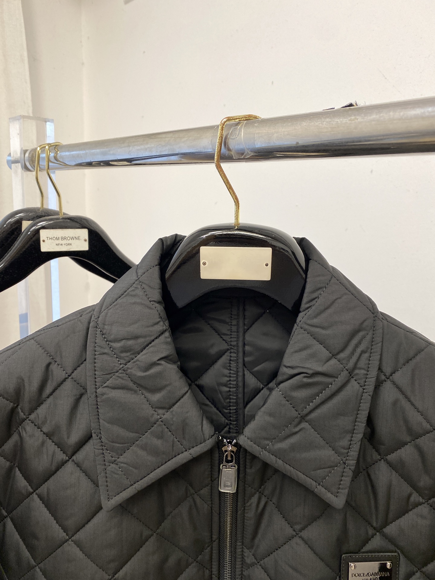 ￼DG、2025新品夹克外套，时尚帅气，简约百搭款，胸前刺绣装饰字母logo，定制原版面料，不仅挺括，保