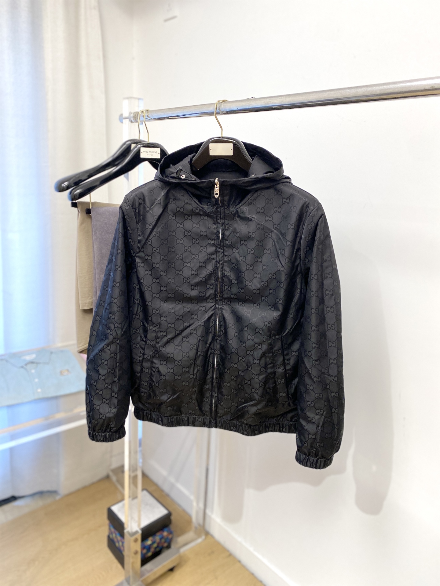 ￼古奇、2025新品双面穿夹克外套，时尚帅气，简约百搭款，胸前刺绣装饰字母logo，定制原版面料，不仅挺