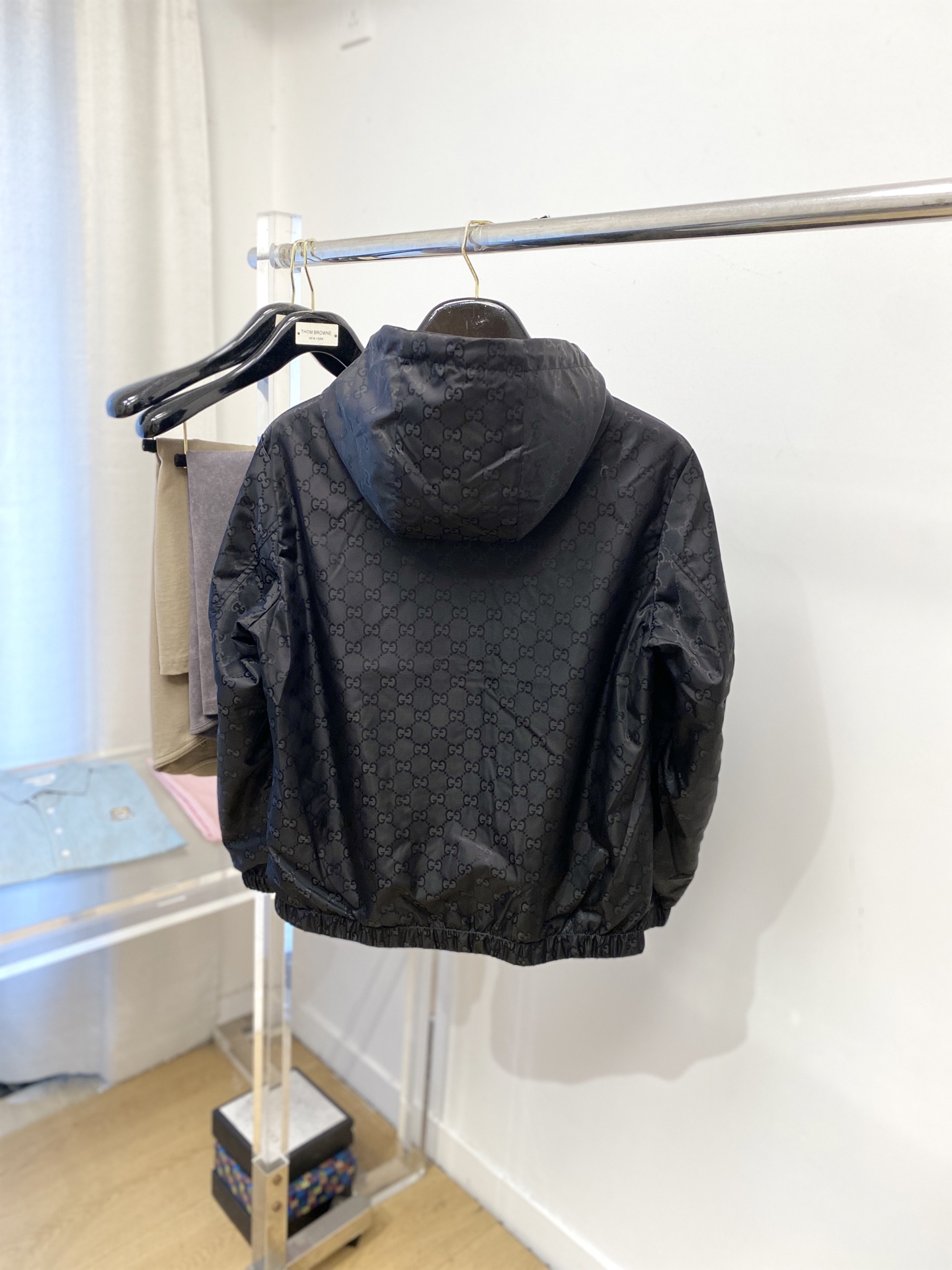 ￼古奇、2025新品双面穿夹克外套，时尚帅气，简约百搭款，胸前刺绣装饰字母logo，定制原版面料，不仅挺