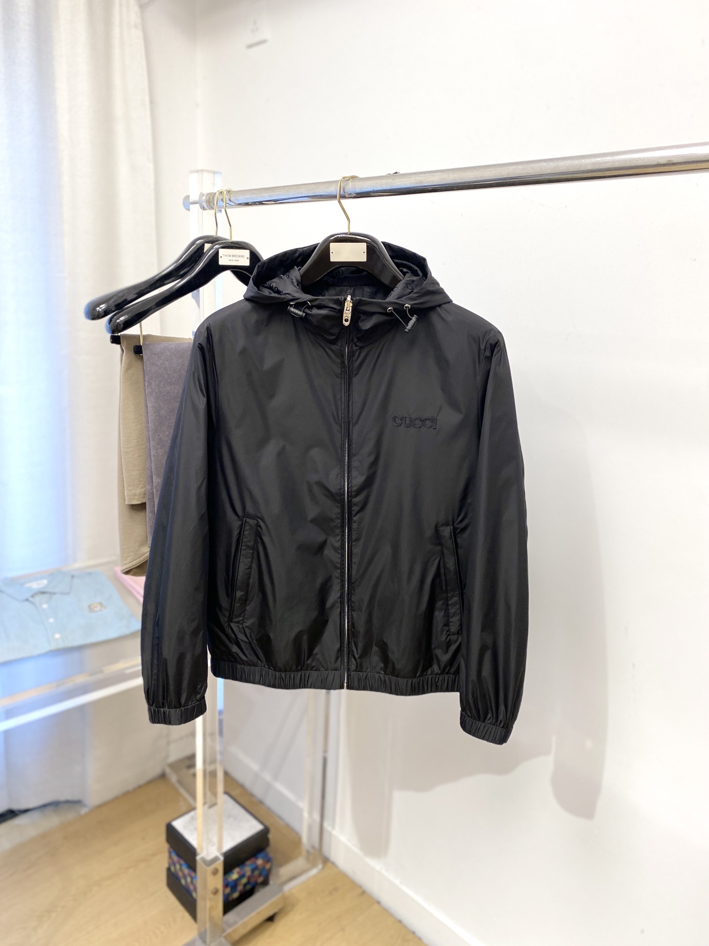 ￼古奇、2025新品双面穿夹克外套，时尚帅气，简约百搭款，胸前刺绣装饰字母logo，定制原版面料，不仅挺