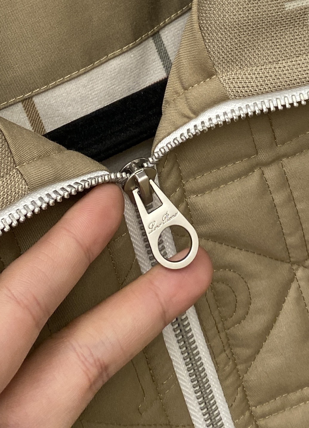 lp🆕、2025新品夹克外套，时尚帅气，简约百搭款，原版五金辅料logo，定制原版面料，不仅挺括，保持潮