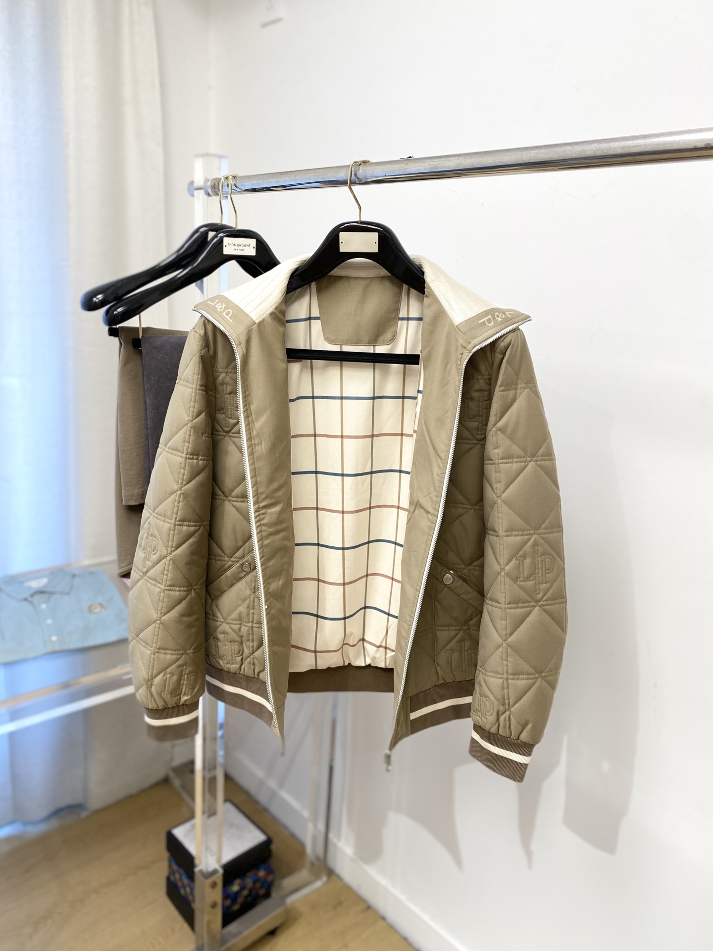 lp🆕、2025新品夹克外套，时尚帅气，简约百搭款，原版五金辅料logo，定制原版面料，不仅挺括，保持潮