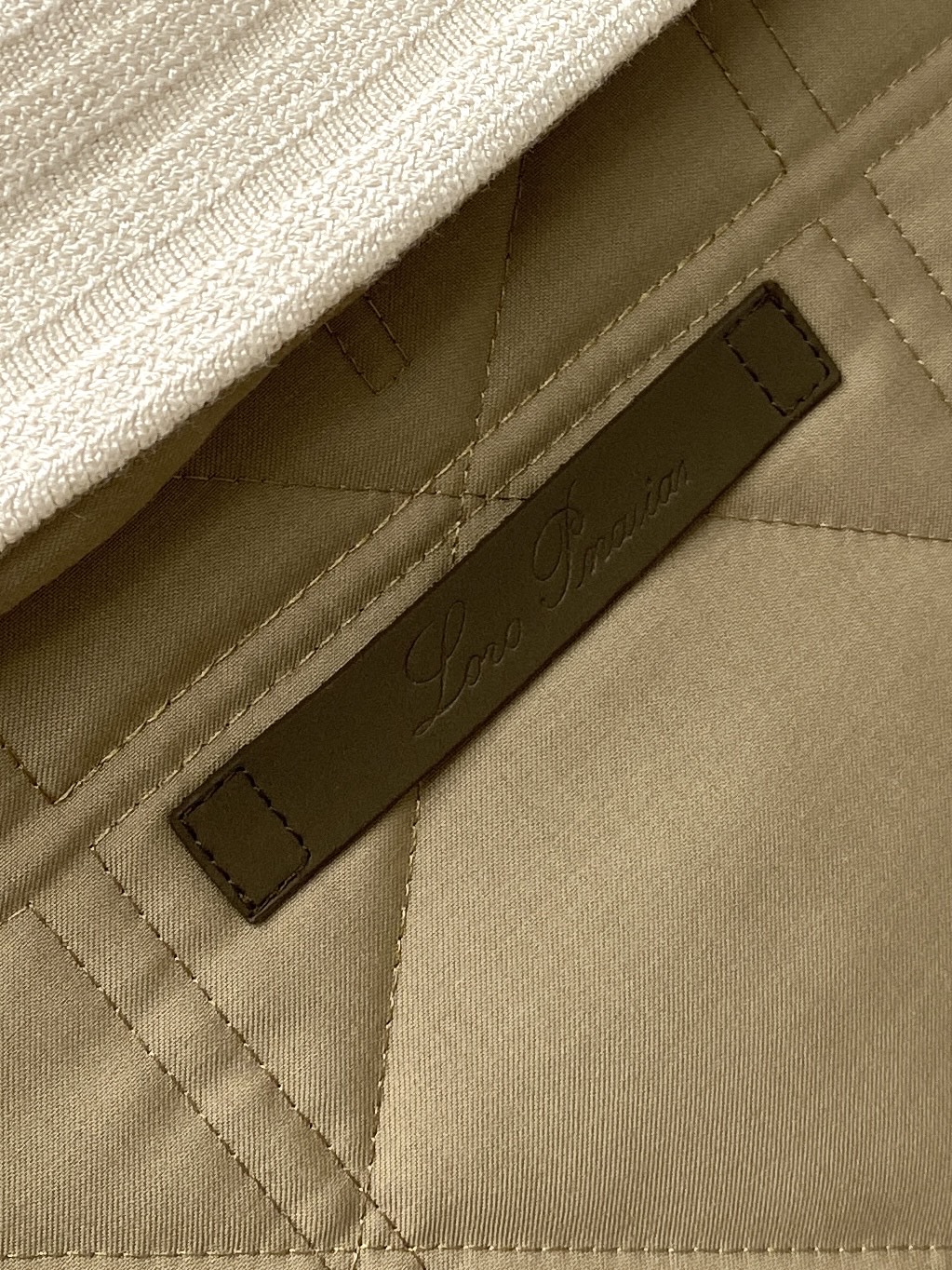 lp🆕、2025新品夹克外套，时尚帅气，简约百搭款，原版五金辅料logo，定制原版面料，不仅挺括，保持潮