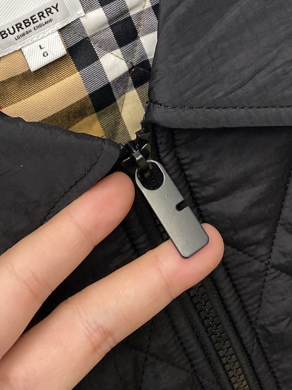 巴宝莉、 2025新品夹克外套，时尚帅气，简约百搭款，胸前精致刺绣字母logo，定制原版面料，不仅挺括，