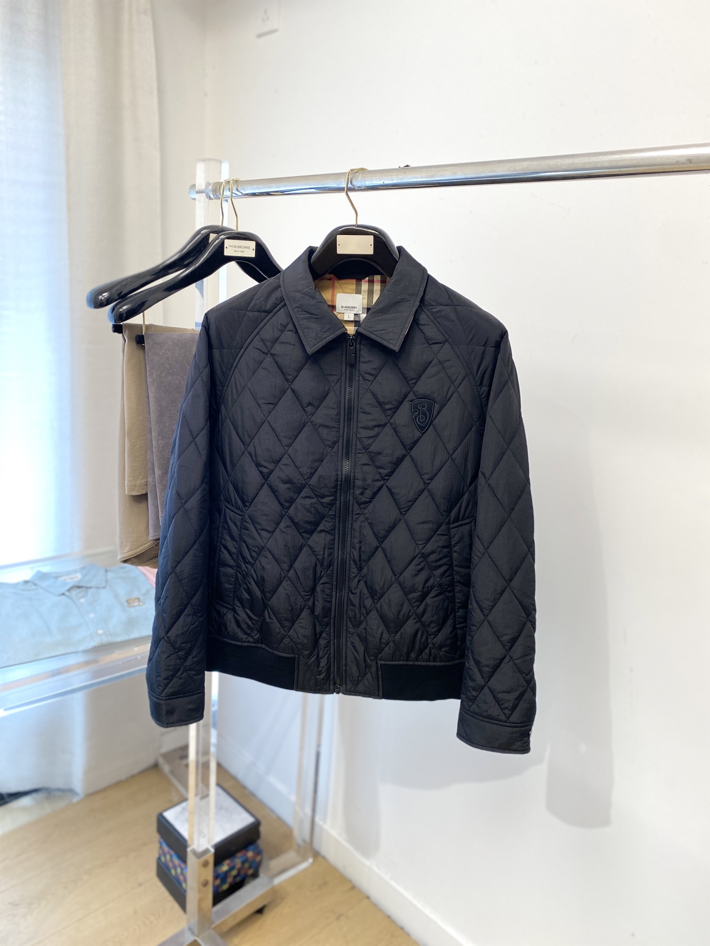 巴宝莉、 2025新品夹克外套，时尚帅气，简约百搭款，胸前精致刺绣字母logo，定制原版面料，不仅挺括，