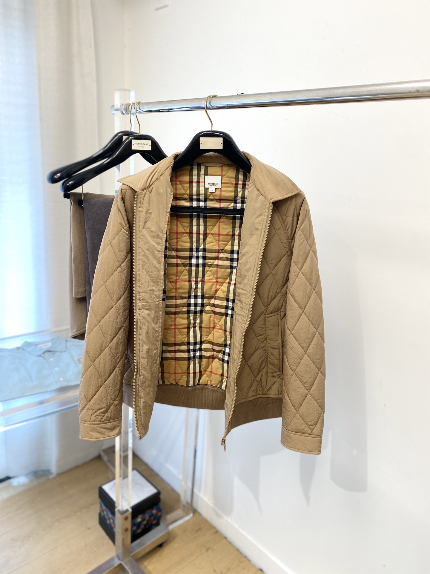 巴宝莉、 2025新品夹克外套，时尚帅气，简约百搭款，胸前精致刺绣字母logo，定制原版面料，不仅挺括，