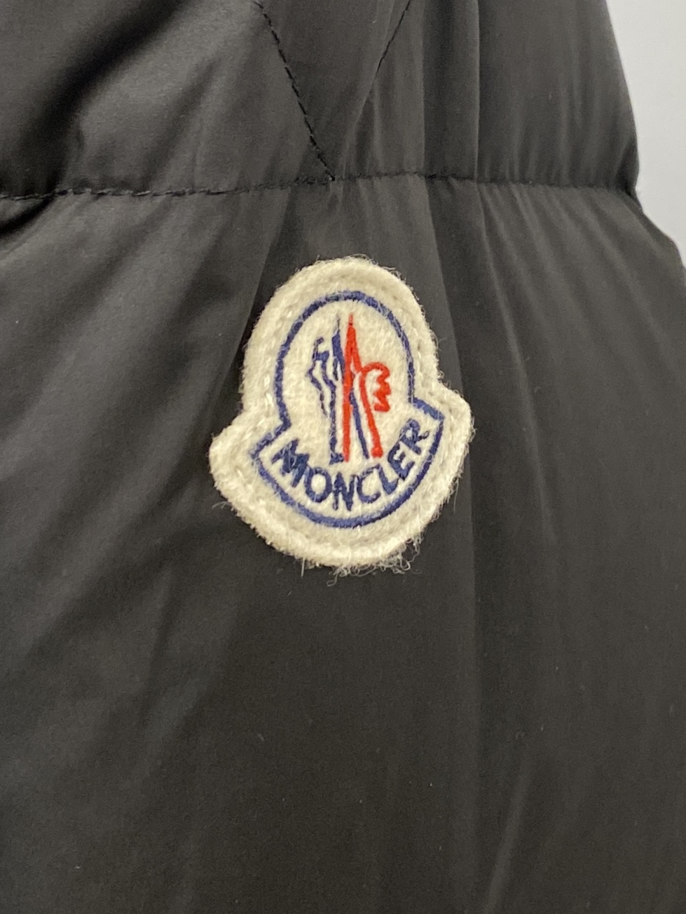 蒙口、2025最新款男士轻薄羽绒夹克外套、面料柔软舒适 ．上身版型超赞 ．拉链．辅料都是客供 、进口面料