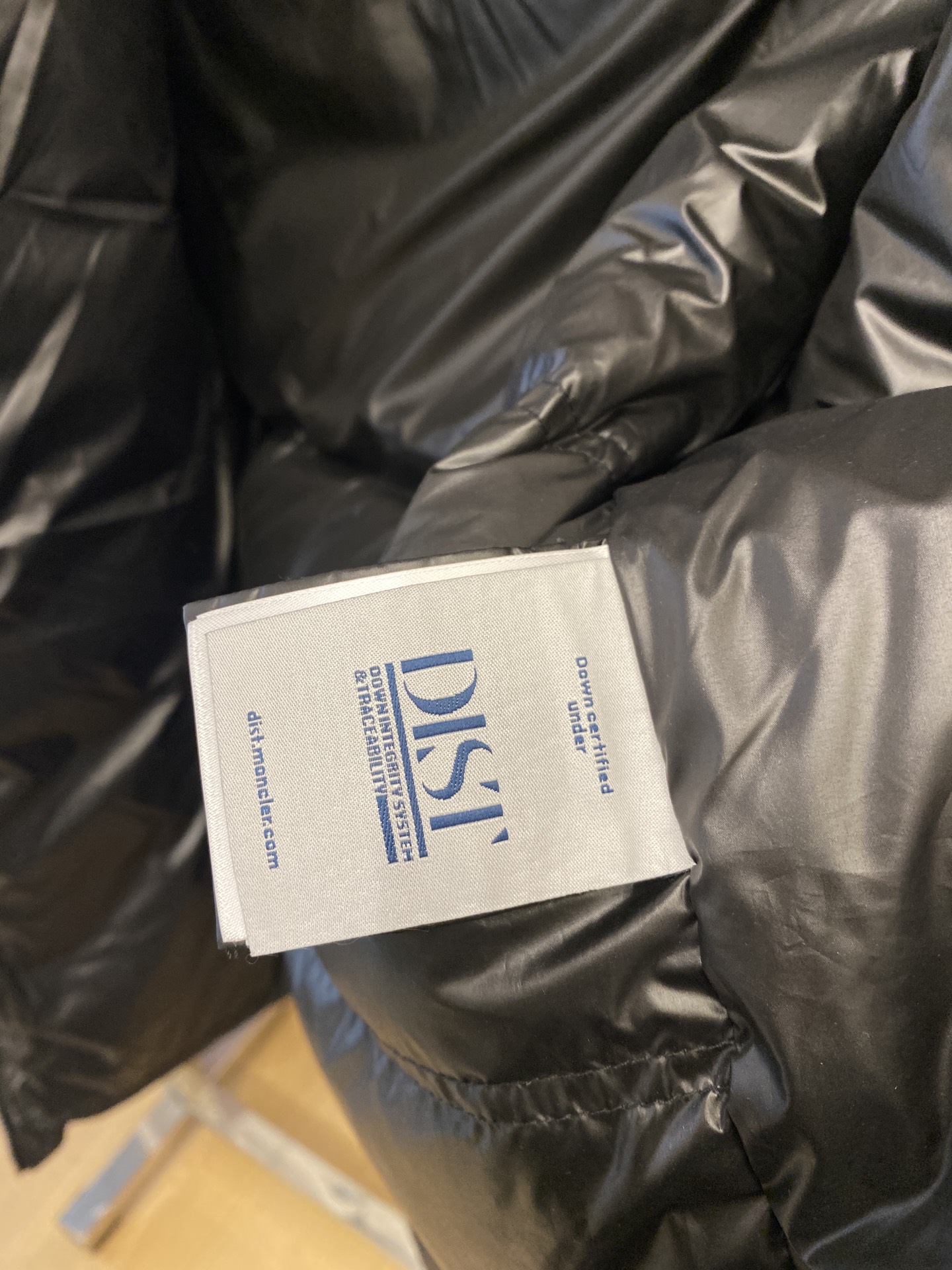 蒙口、2025最新款男士轻薄羽绒夹克外套、面料柔软舒适 ．上身版型超赞 ．拉链．辅料都是客供 、进口面料