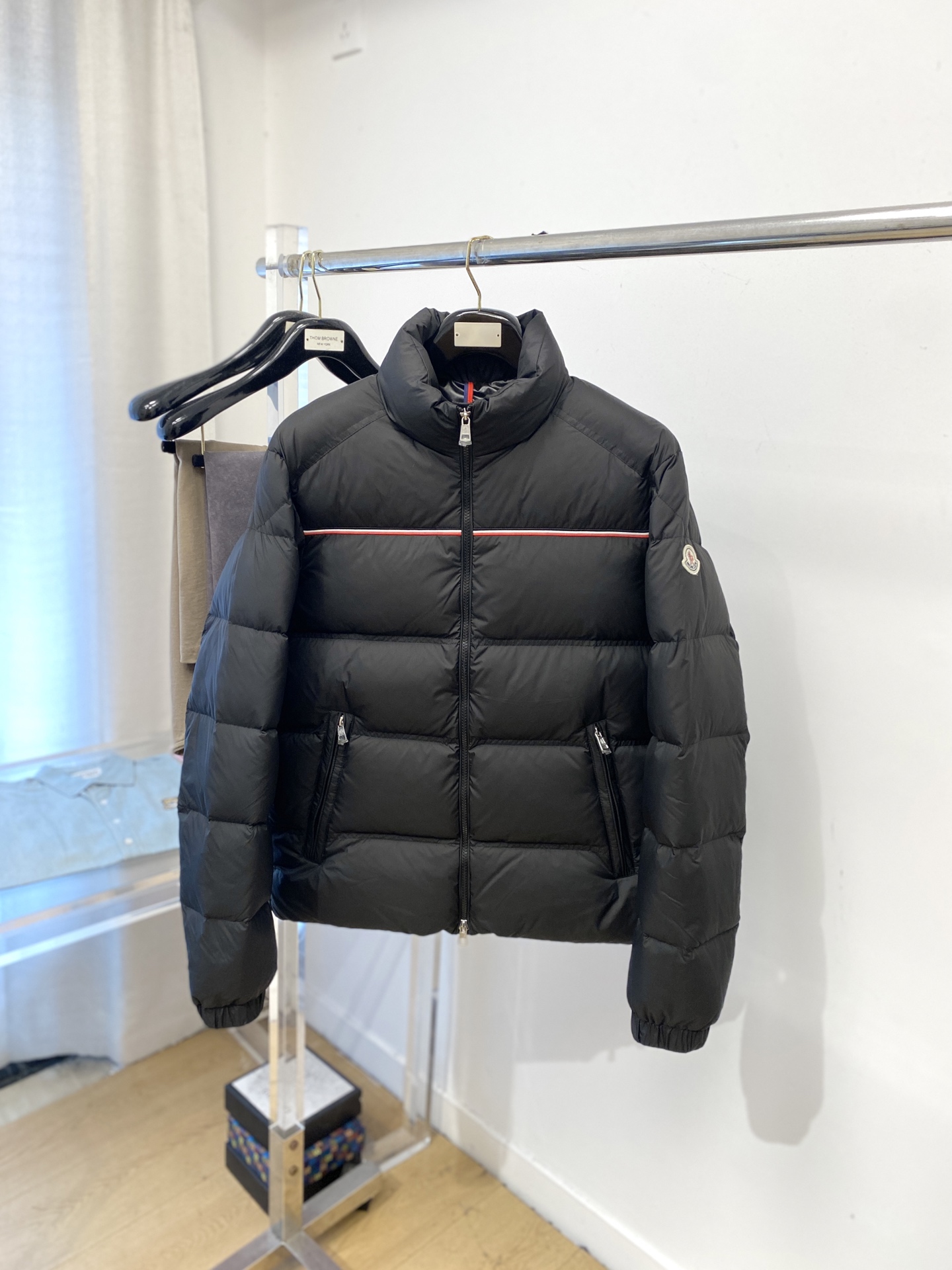 蒙口、2025最新款男士轻薄羽绒夹克外套、面料柔软舒适 ．上身版型超赞 ．拉链．辅料都是客供 、进口面料