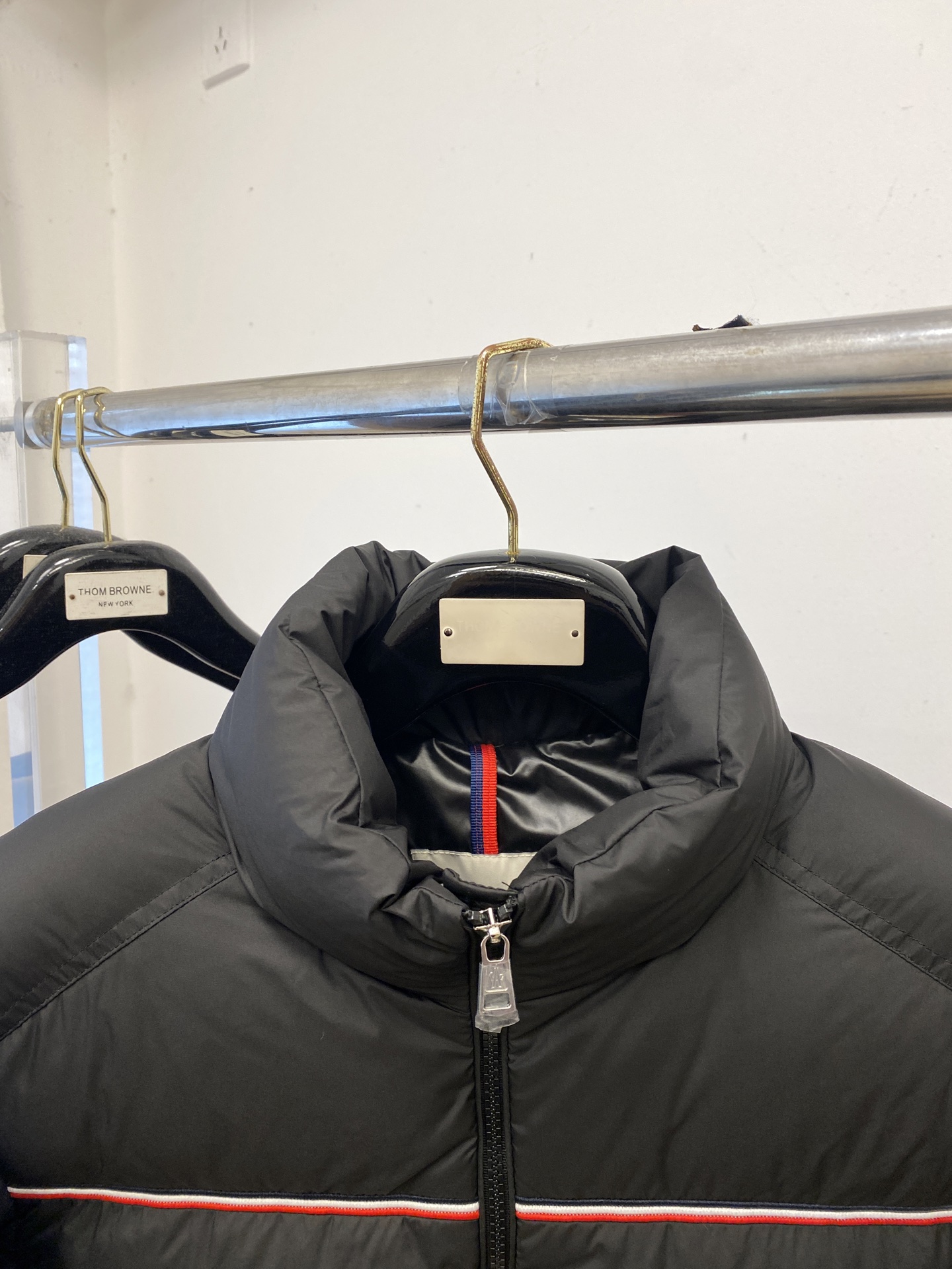 蒙口、2025最新款男士轻薄羽绒夹克外套、面料柔软舒适 ．上身版型超赞 ．拉链．辅料都是客供 、进口面料