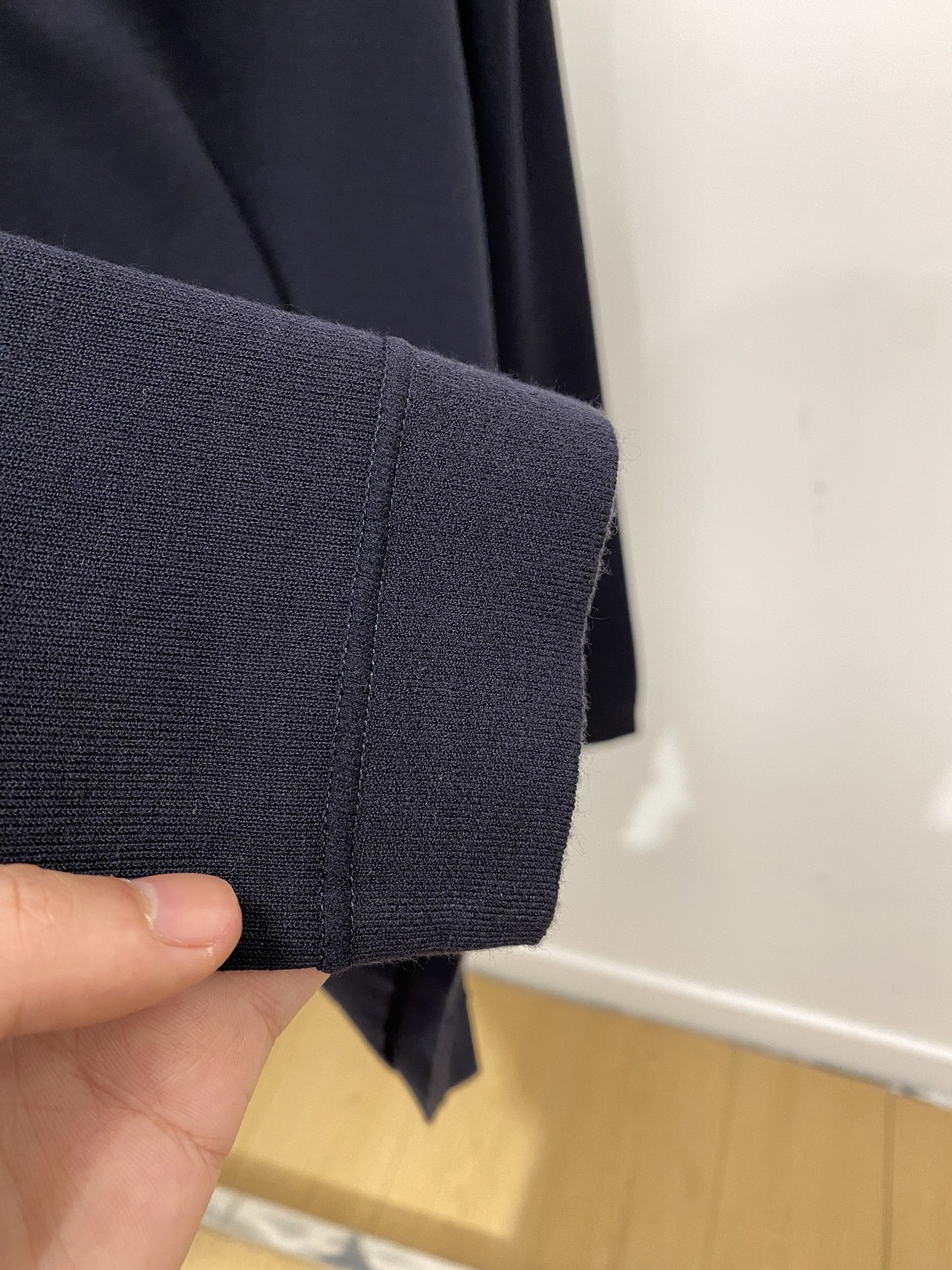 ￼ 芬迪、2025新品羊毛衣 具有手感细腻柔软，可直接与肌肤接触，让暖心的纱线变化出细腻的质感，顶级工艺