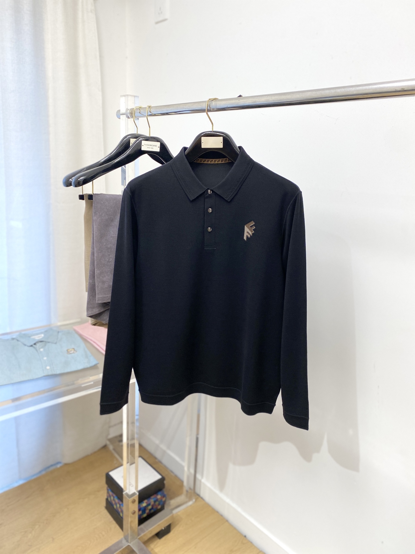 芬迪、2025新品羊毛衣 具有手感细腻柔软，可直接与肌肤接触，让暖心的纱线变化出细腻的质感，顶级工艺极具