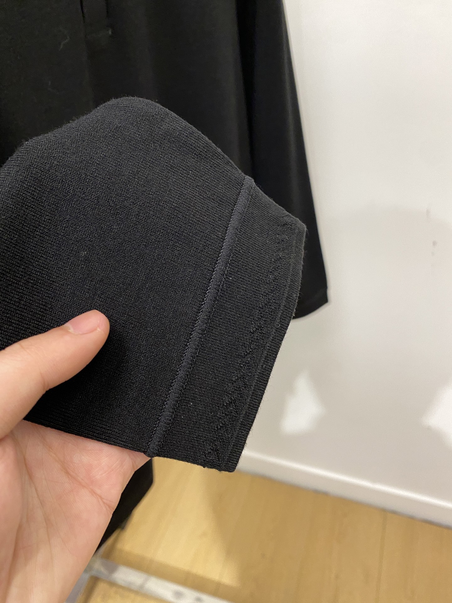 芬迪、2025新品羊毛衣 具有手感细腻柔软，可直接与肌肤接触，让暖心的纱线变化出细腻的质感，顶级工艺极具