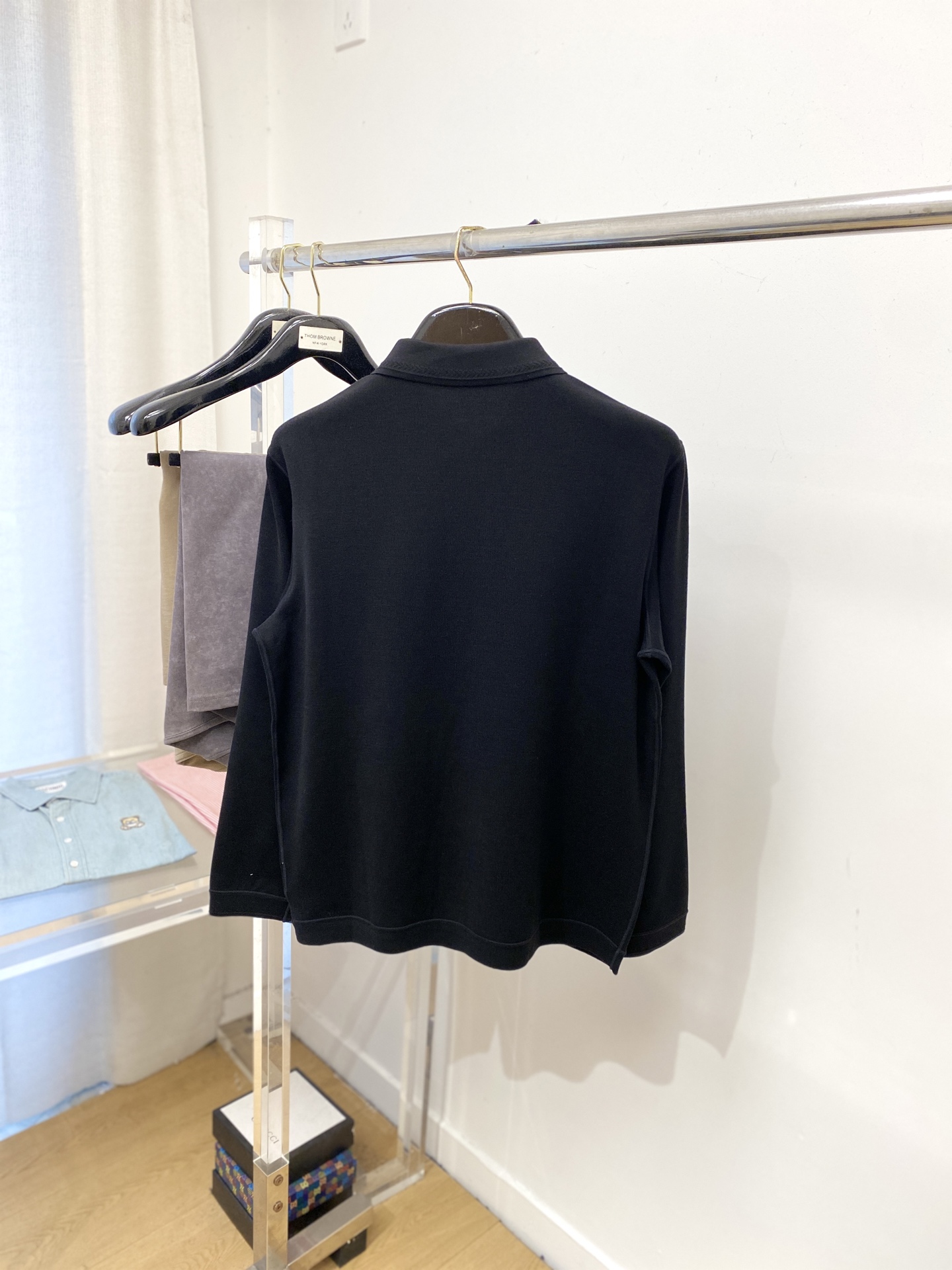 芬迪、2025新品羊毛衣 具有手感细腻柔软，可直接与肌肤接触，让暖心的纱线变化出细腻的质感，顶级工艺极具