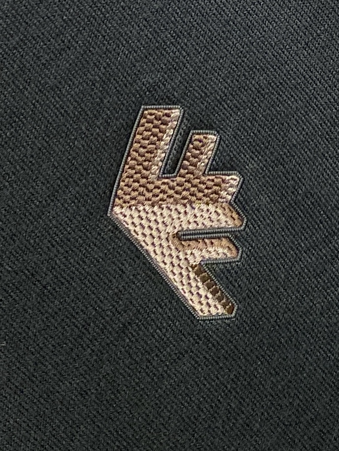 芬迪、2025新品羊毛衣 具有手感细腻柔软，可直接与肌肤接触，让暖心的纱线变化出细腻的质感，顶级工艺极具