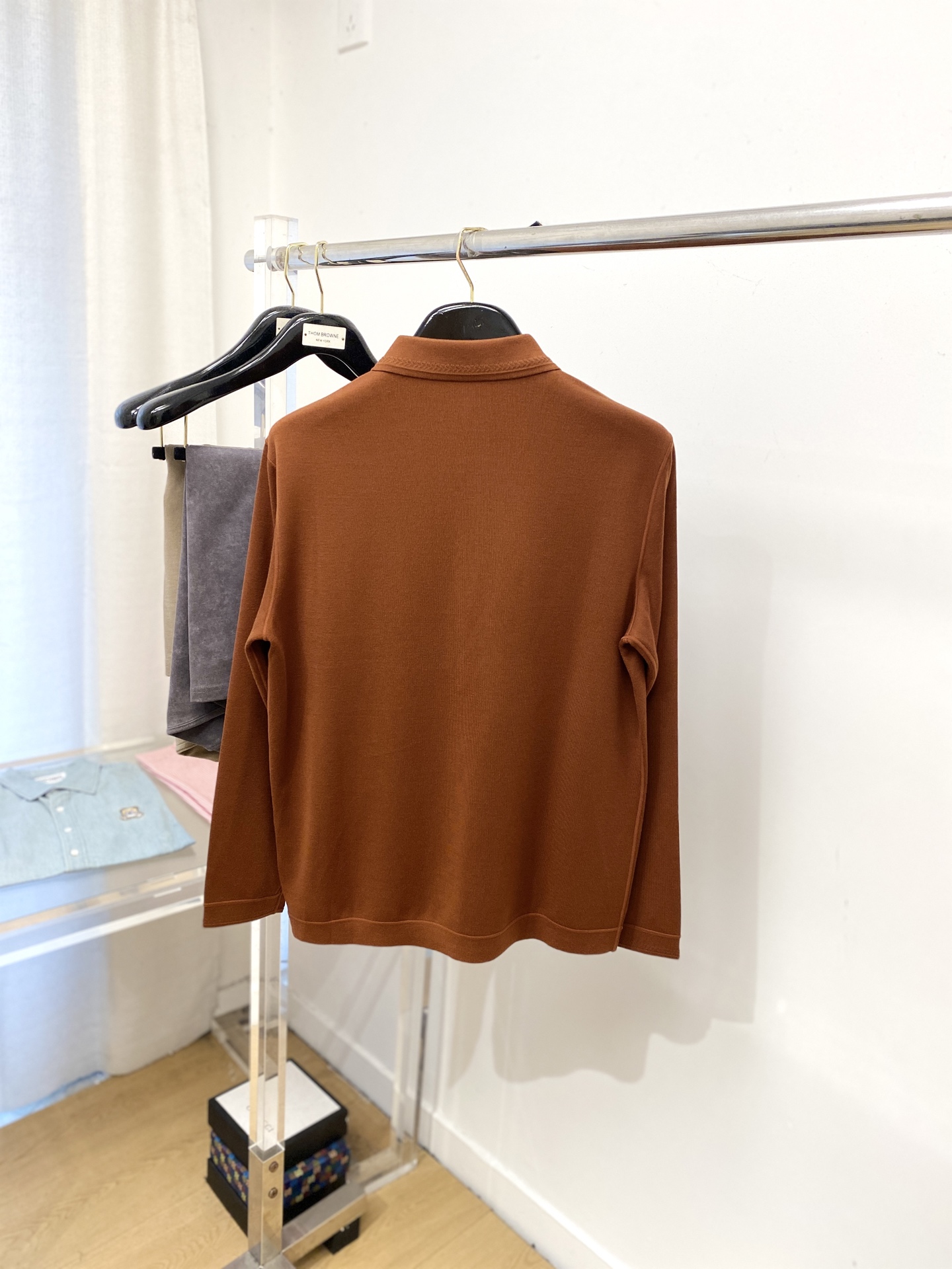 芬迪、2025新品羊毛衣 具有手感细腻柔软，可直接与肌肤接触，让暖心的纱线变化出细腻的质感，顶级工艺极具