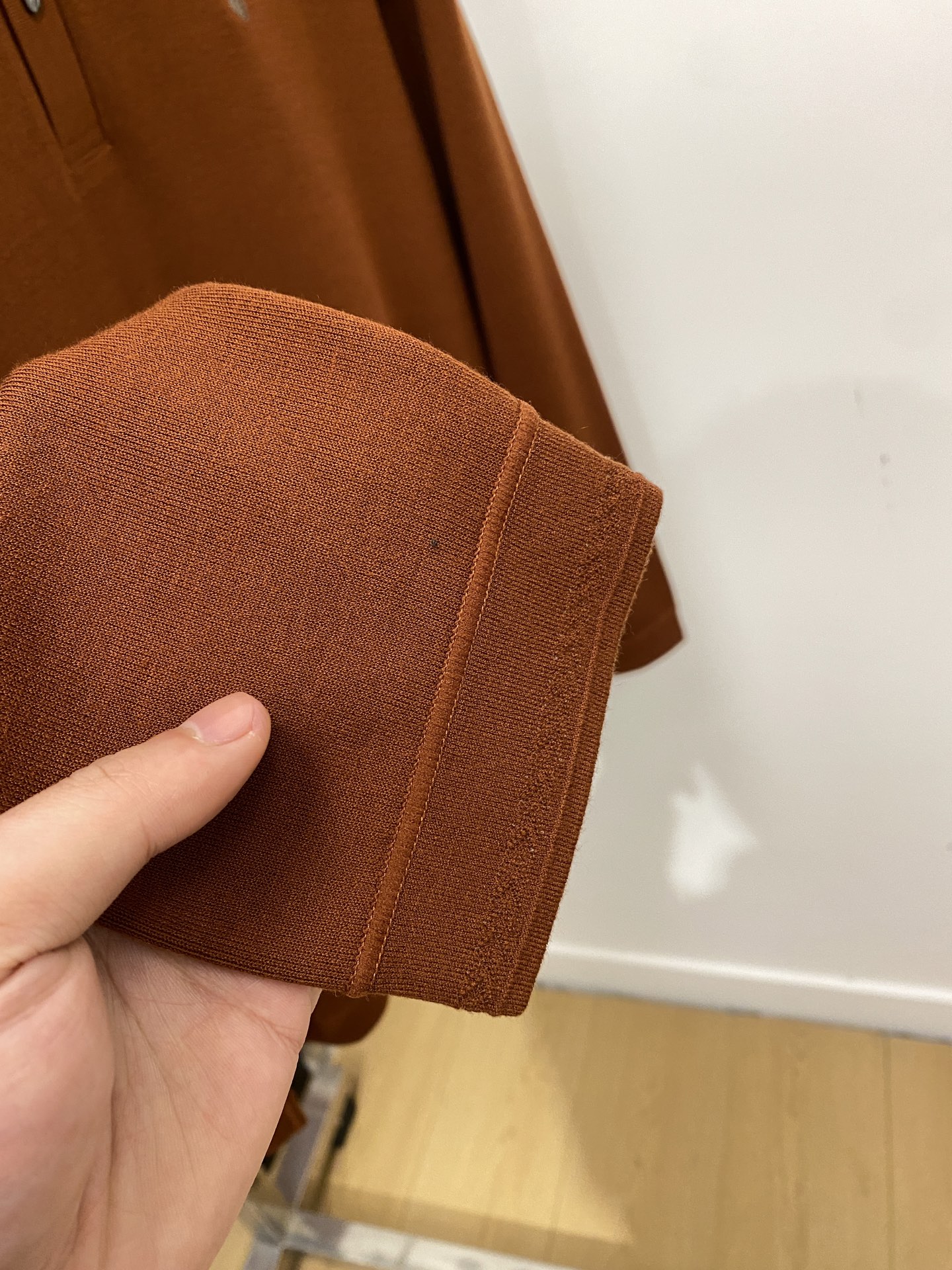 芬迪、2025新品羊毛衣 具有手感细腻柔软，可直接与肌肤接触，让暖心的纱线变化出细腻的质感，顶级工艺极具