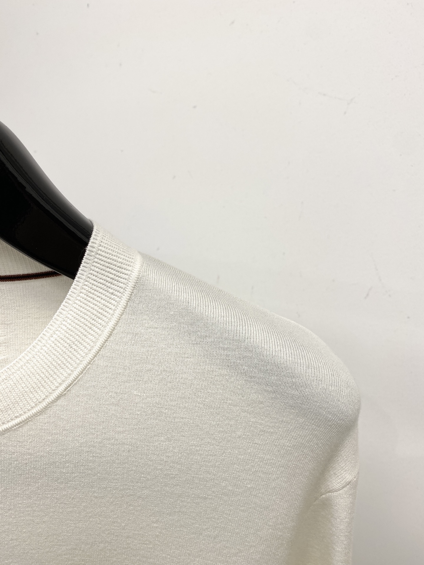 杰尼亚、2025新品羊毛衣 具有手感细腻柔软，可直接与肌肤接触，让暖心的纱线变化出细腻的质感，顶级工艺极