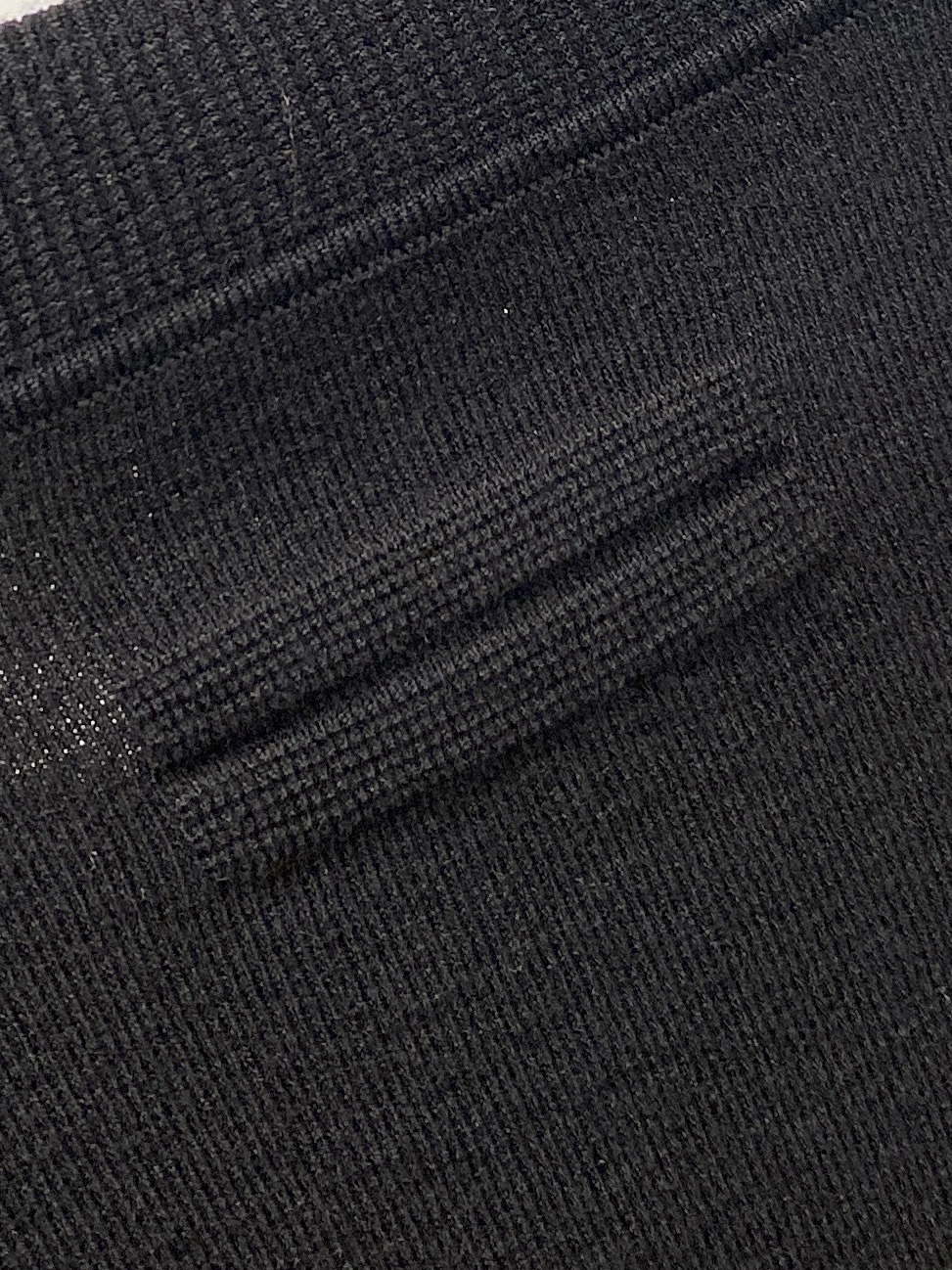 杰尼亚、2025新品羊毛衣 具有手感细腻柔软，可直接与肌肤接触，让暖心的纱线变化出细腻的质感，顶级工艺极