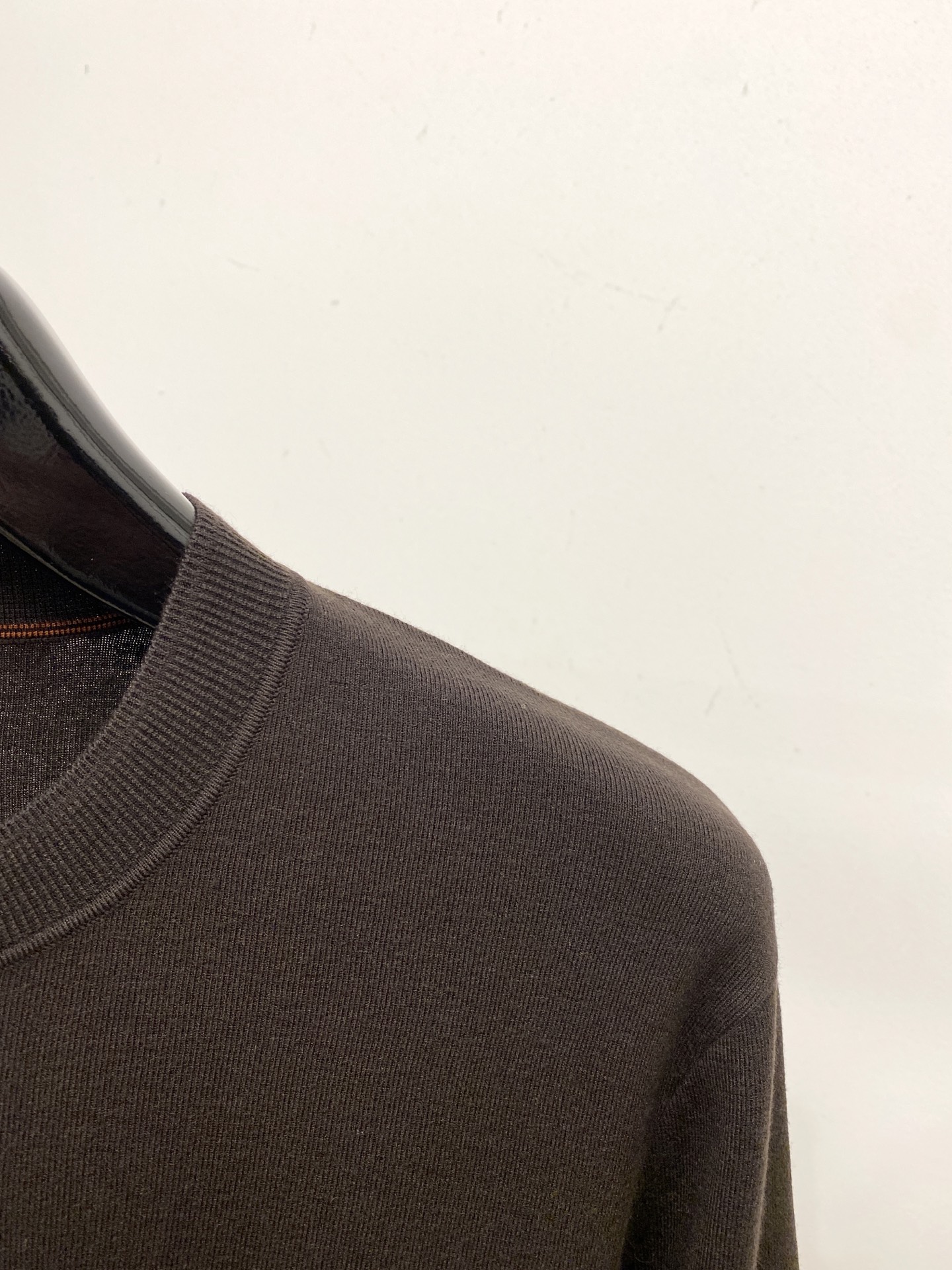 杰尼亚、2025新品羊毛衣 具有手感细腻柔软，可直接与肌肤接触，让暖心的纱线变化出细腻的质感，顶级工艺极