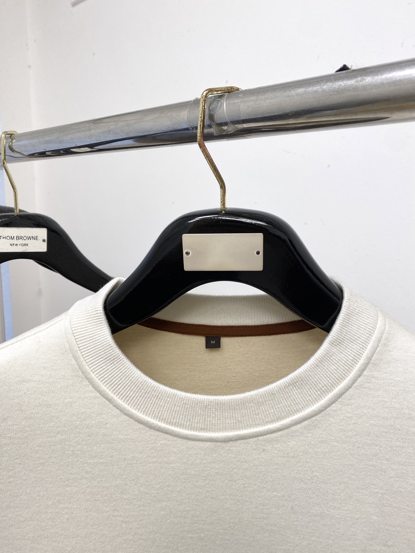 ￼ lp🆕、2025新品加厚卫衣，时尚帅气，简约百搭款，胸前精致刺绣字母logo，定制原版面料，不仅挺括