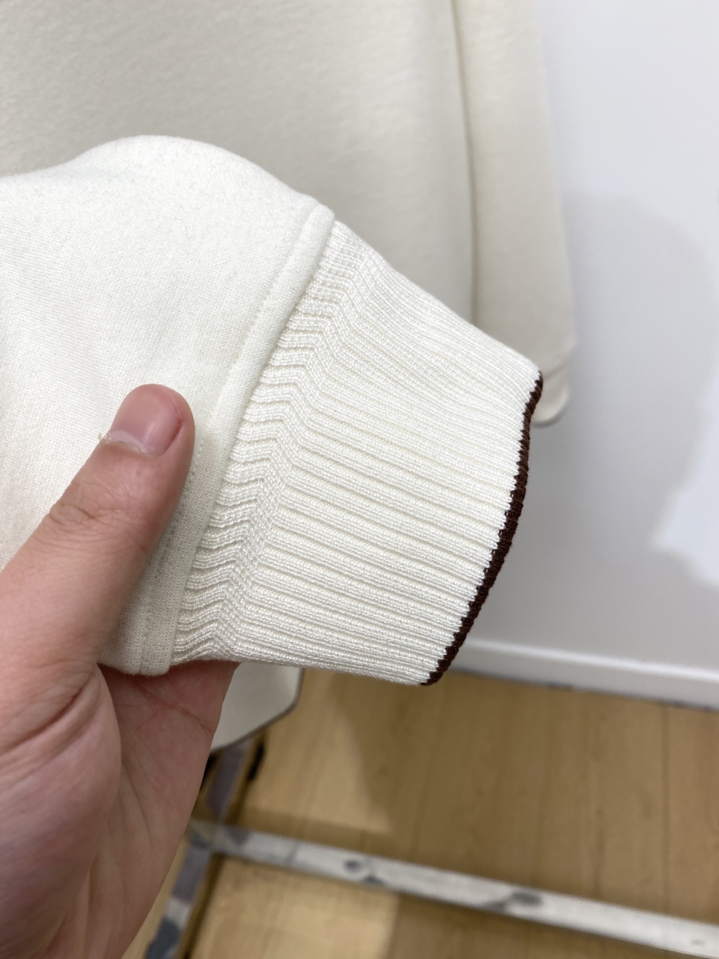 ￼ lp🆕、2025新品加厚卫衣，时尚帅气，简约百搭款，胸前精致刺绣字母logo，定制原版面料，不仅挺括