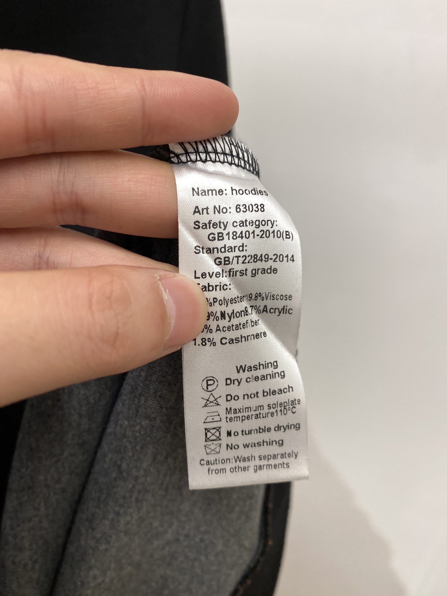 lp🆕、2025新品加厚卫衣，时尚帅气，简约百搭款，胸前精致刺绣字母logo，定制原版面料，不仅挺括，保