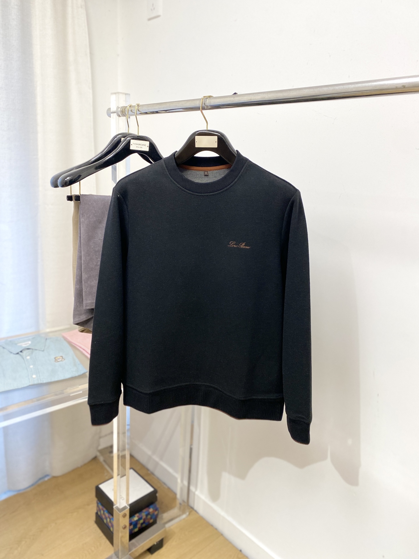 lp🆕、2025新品加厚卫衣，时尚帅气，简约百搭款，胸前精致刺绣字母logo，定制原版面料，不仅挺括，保