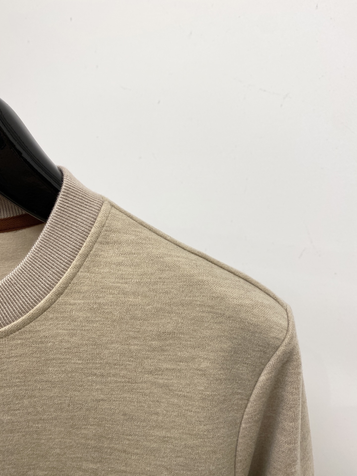 lp🆕、2025新品加厚卫衣，时尚帅气，简约百搭款，胸前精致刺绣字母logo，定制原版面料，不仅挺括，保