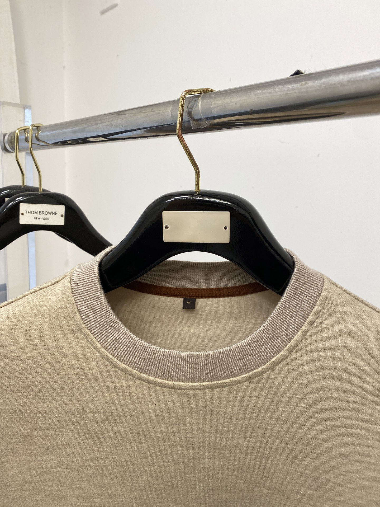 lp🆕、2025新品加厚卫衣，时尚帅气，简约百搭款，胸前精致刺绣字母logo，定制原版面料，不仅挺括，保