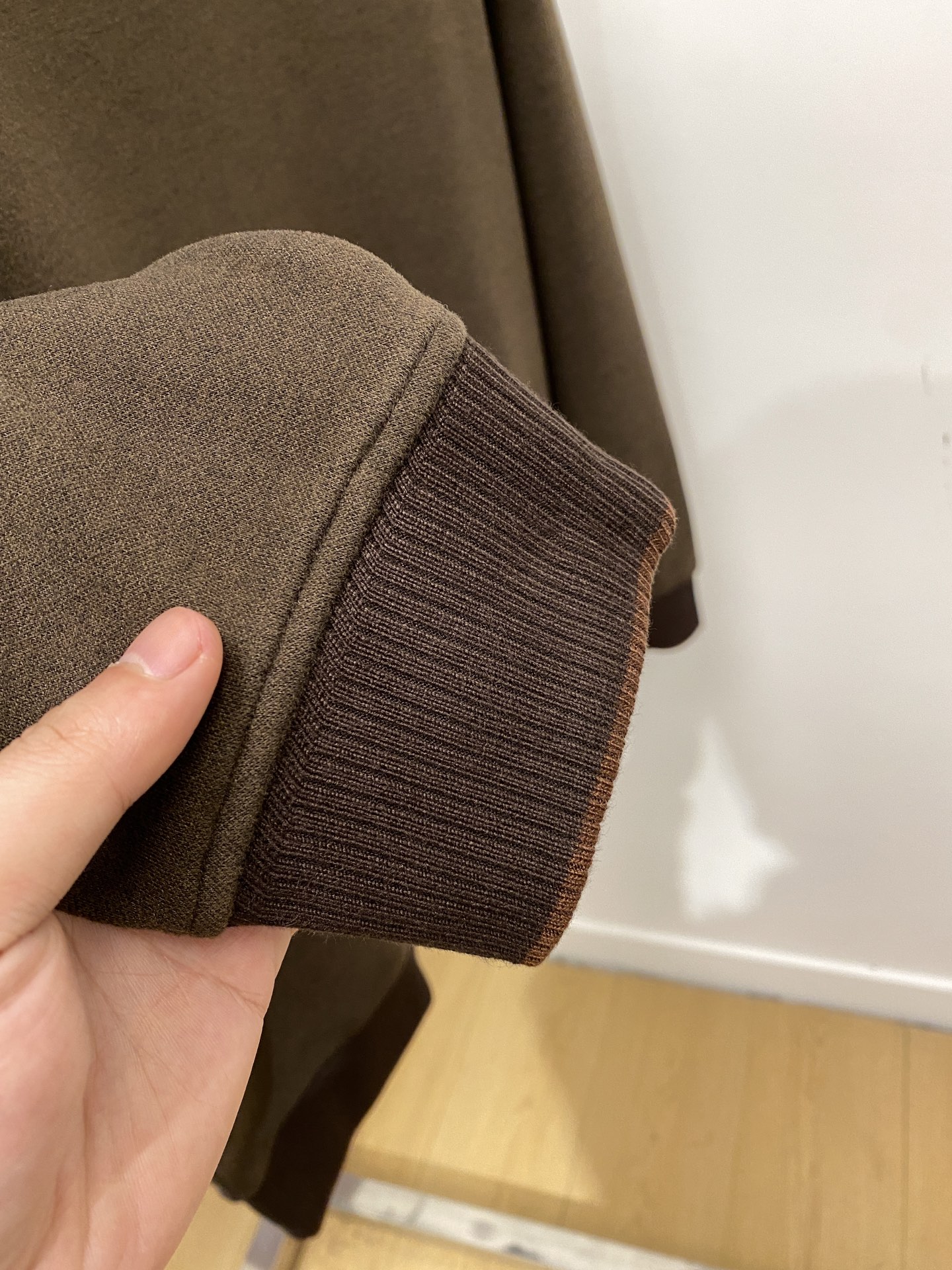 lp🆕、2025新品加厚卫衣，时尚帅气，简约百搭款，胸前精致刺绣字母logo，定制原版面料，不仅挺括，保