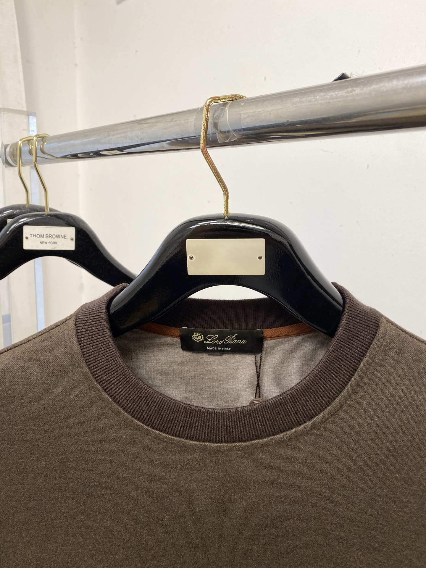 lp🆕、2025新品加厚卫衣，时尚帅气，简约百搭款，胸前精致刺绣字母logo，定制原版面料，不仅挺括，保