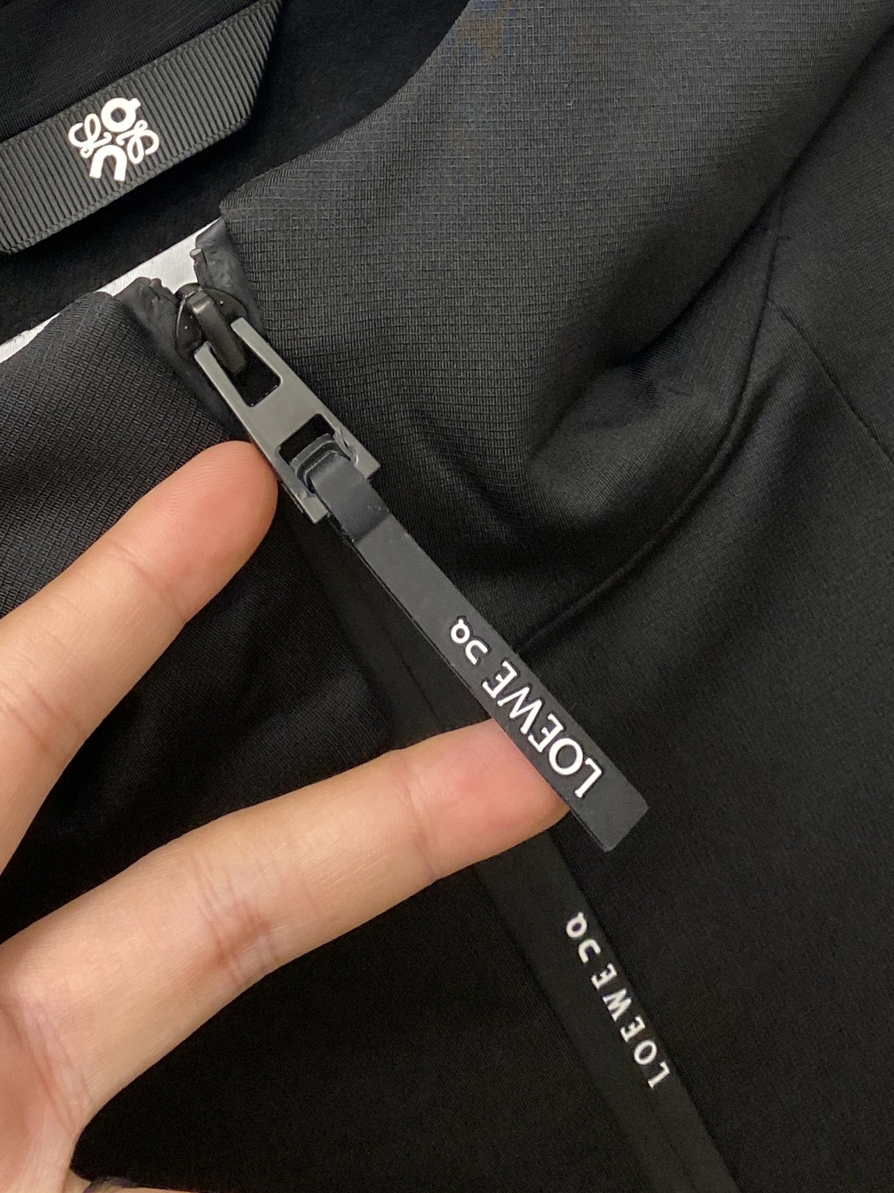 ￼ 罗意威、 2025新品夹克外套，时尚帅气，简约百搭款，肩部顶级印胶图案logo，定制原版面料，不仅挺