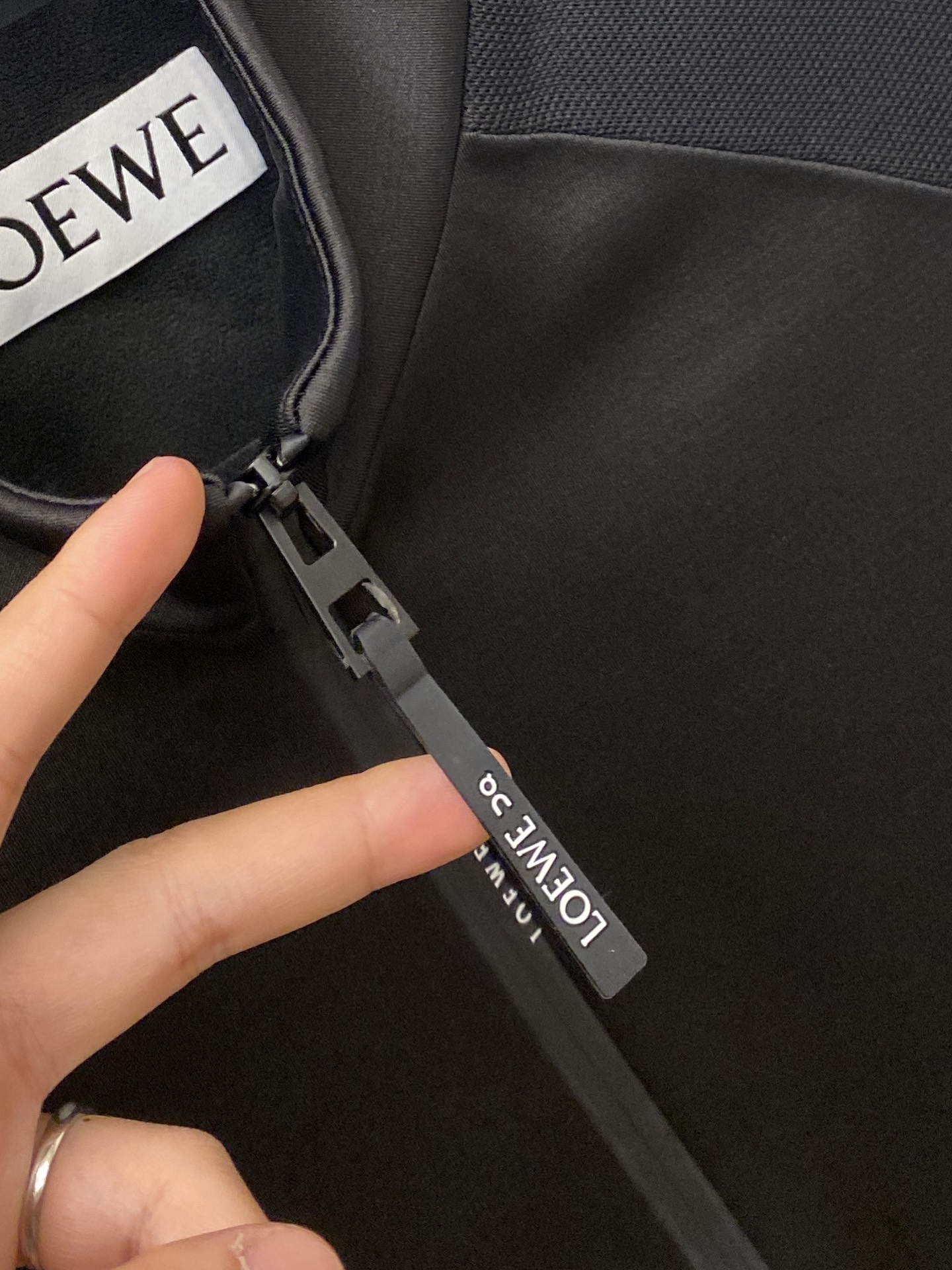 罗意威、 2025新品夹克外套，时尚帅气，简约百搭款，胸口顶级印胶字母logo，定制原版面料，不仅挺括，