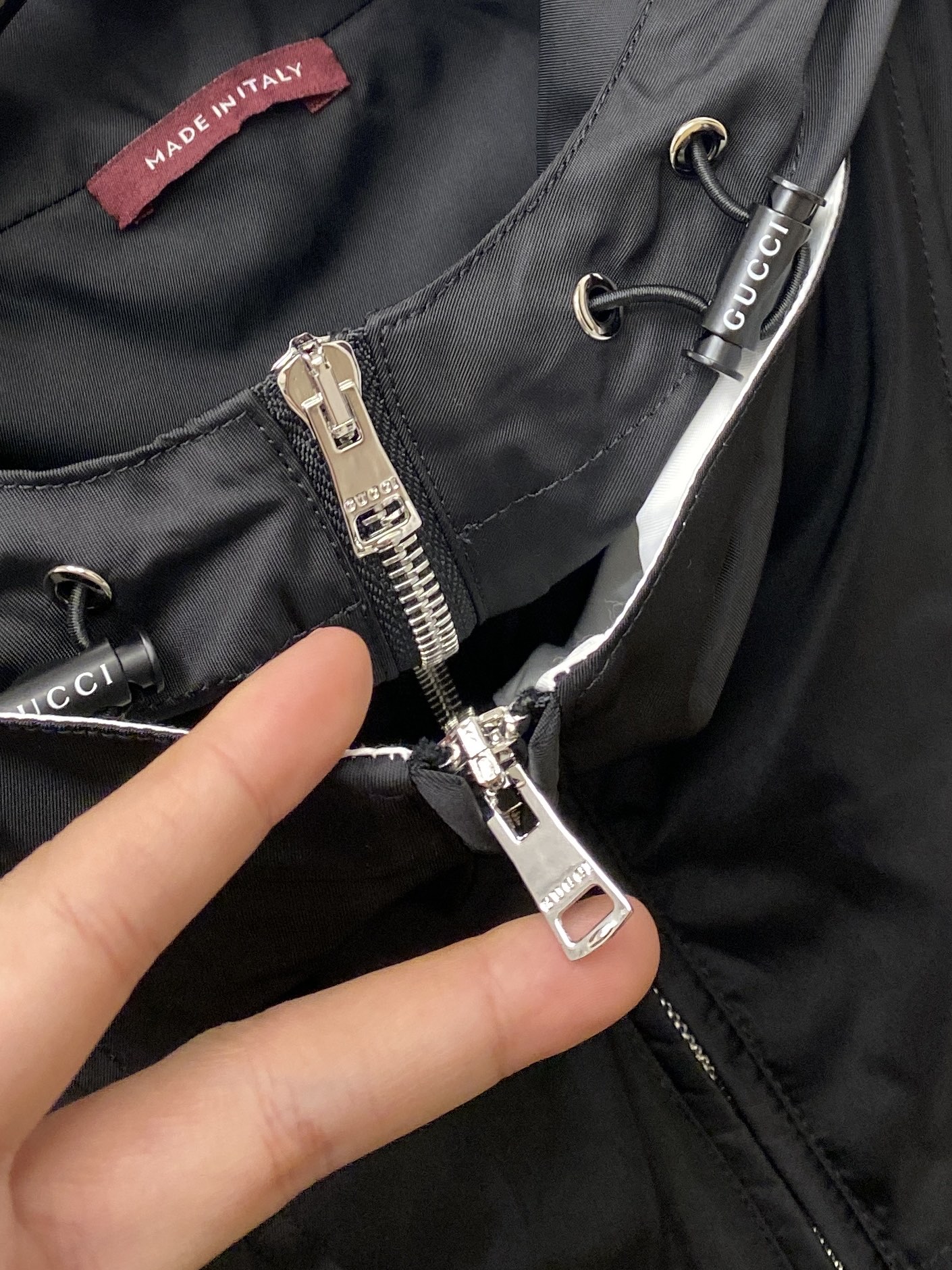 古奇、 2025新品假两件夹克外套，时尚帅气，简约百搭款，胸前刺绣装饰字母logo，定制原版面料，不仅挺