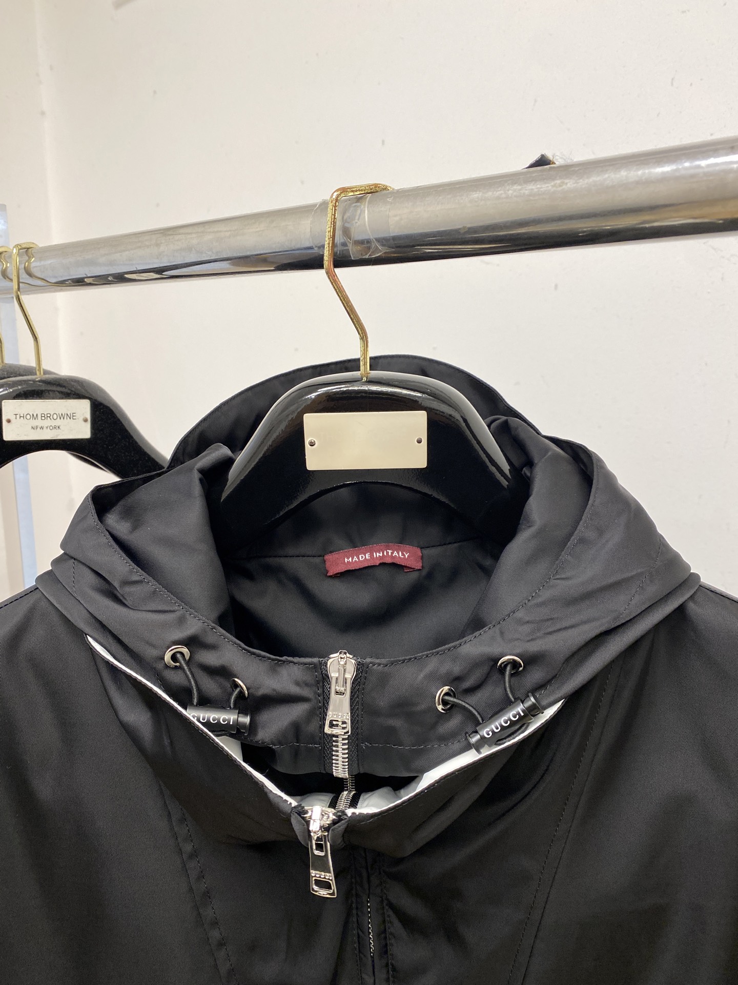 古奇、 2025新品假两件夹克外套，时尚帅气，简约百搭款，胸前刺绣装饰字母logo，定制原版面料，不仅挺