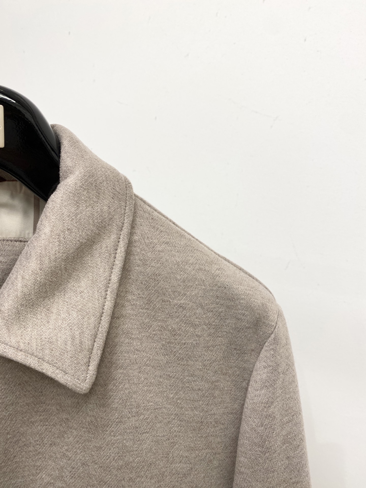 lp🆕、 2025新品夹克外套，时尚帅气，简约百搭款，原版五金辅料logo，定制原版面料，不仅挺括，保持