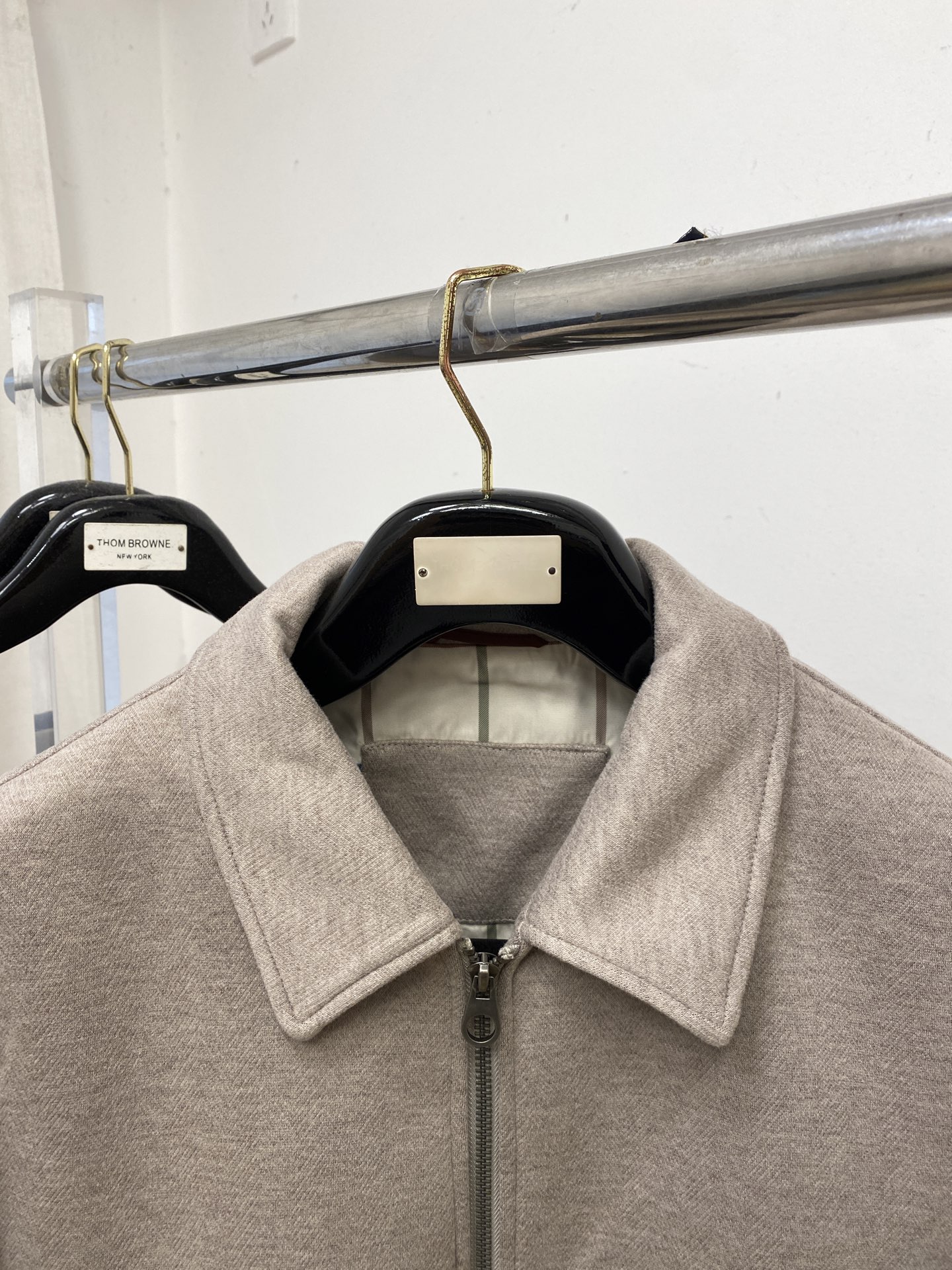 lp🆕、 2025新品夹克外套，时尚帅气，简约百搭款，原版五金辅料logo，定制原版面料，不仅挺括，保持