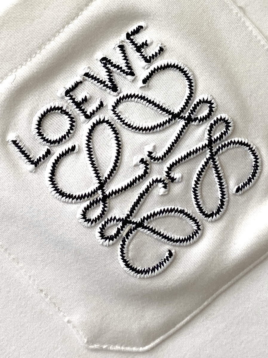 罗意威、2025新品长袖卫衣，帅气时尚，胸前精致刺绣图案字母logo，简约百搭款。面料棉 不仅挺括，保持