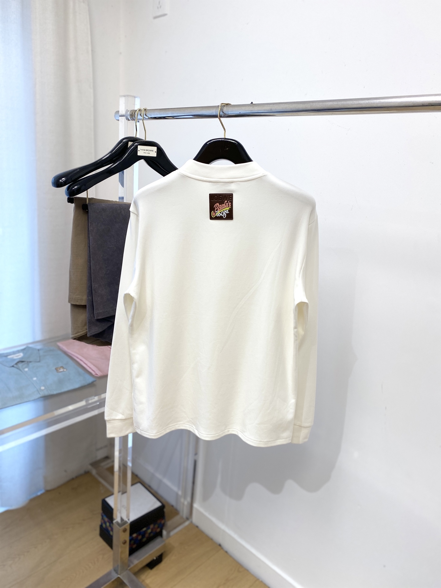 罗意威、2025新品长袖卫衣，帅气时尚，胸前精致刺绣图案字母logo，简约百搭款。面料棉 不仅挺括，保持