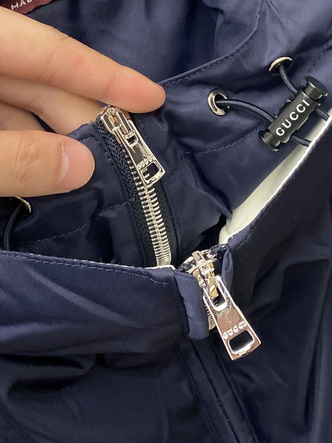 ￼ 古奇、 2025新品假两件夹克外套，时尚帅气，简约百搭款，胸前刺绣装饰字母logo，定制原版面料，不