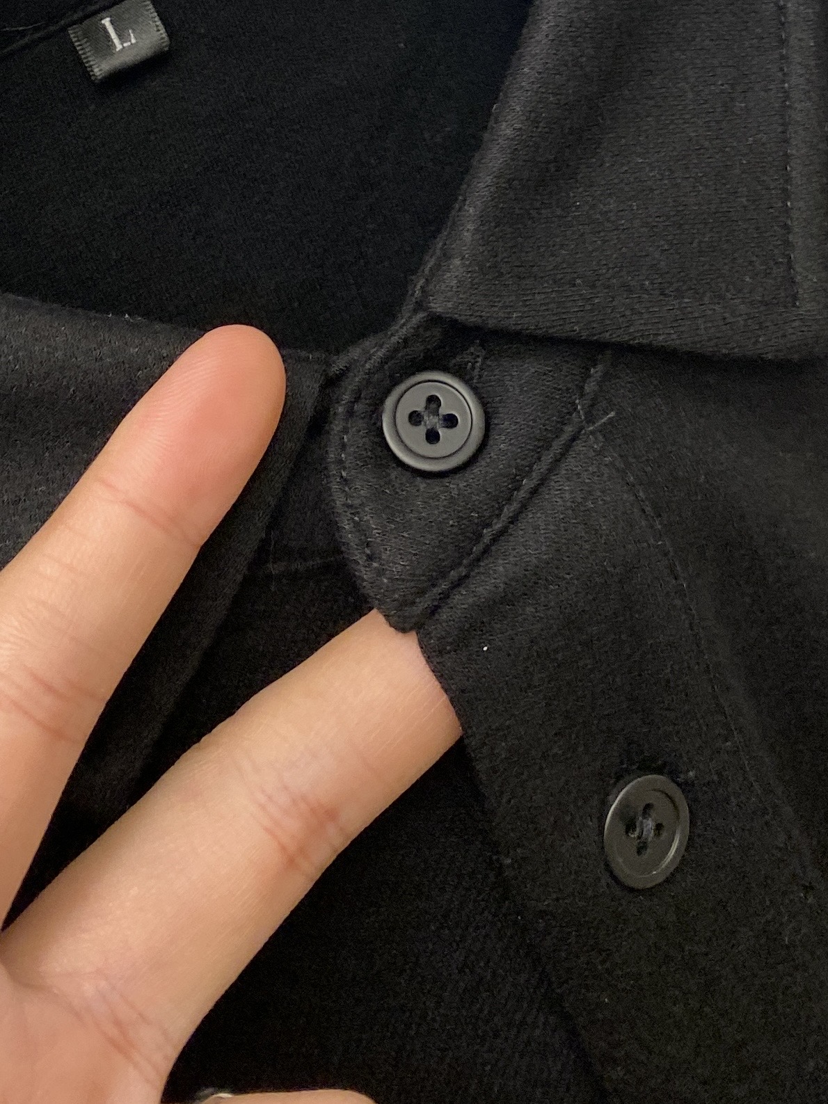 杰尼亚、2025新品长袖卫衣，帅气时尚，简约百搭款。面料棉 不仅挺括，保持潮流的廓形，又穿着舒适，纱织更